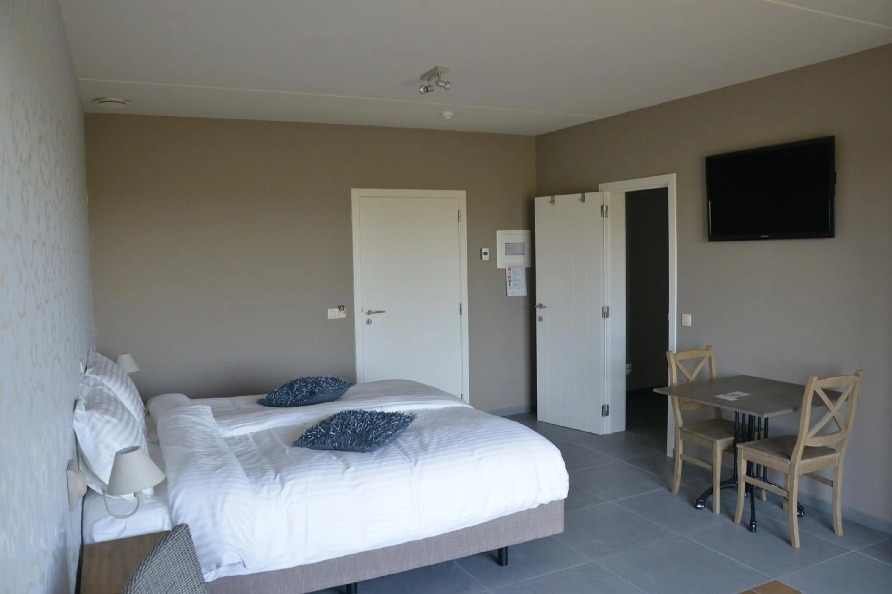 Photo of the whole room, Bed in B&B Nieuwhof