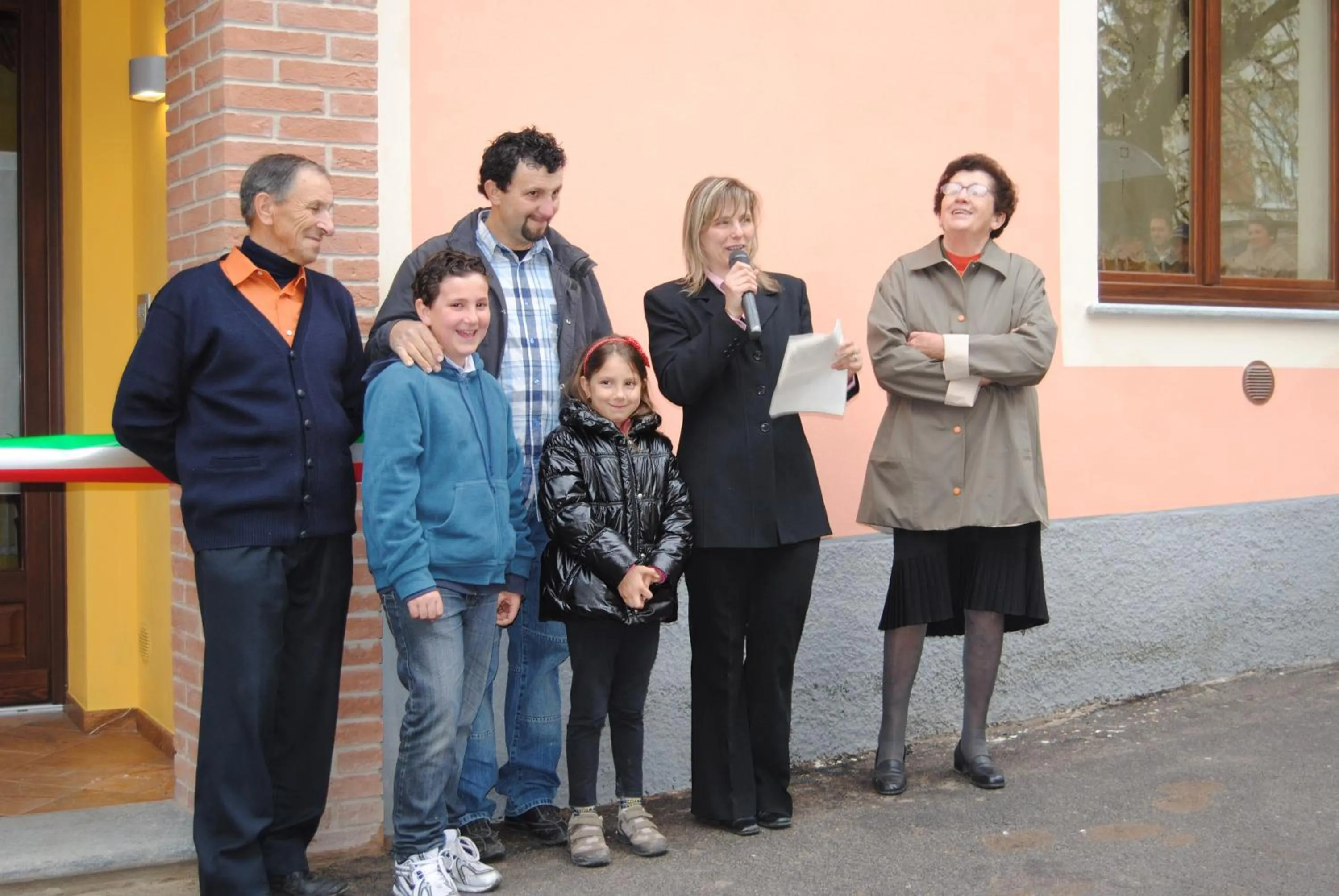 People in All'Ombra del Castello