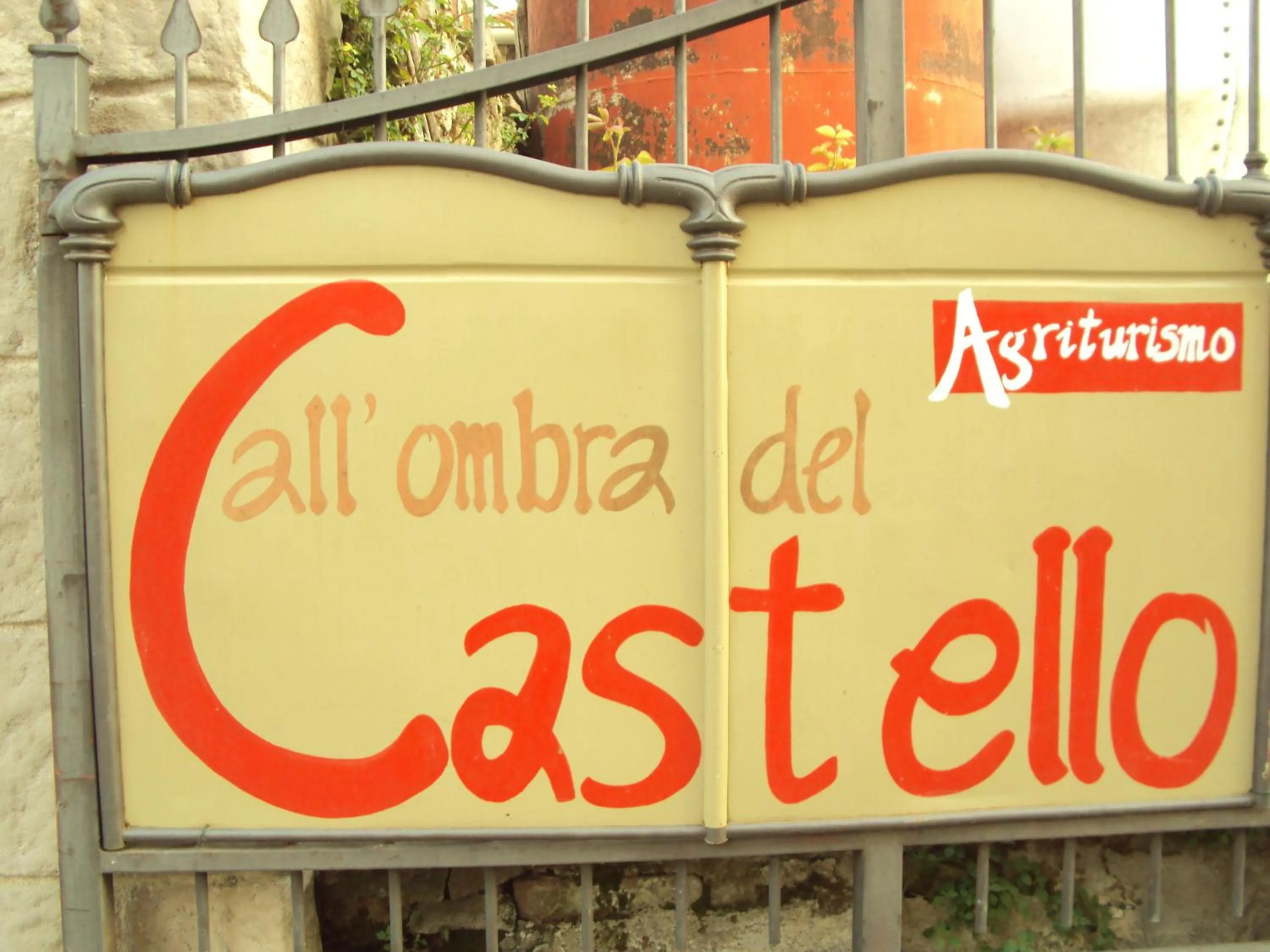 Decorative detail in All'Ombra del Castello