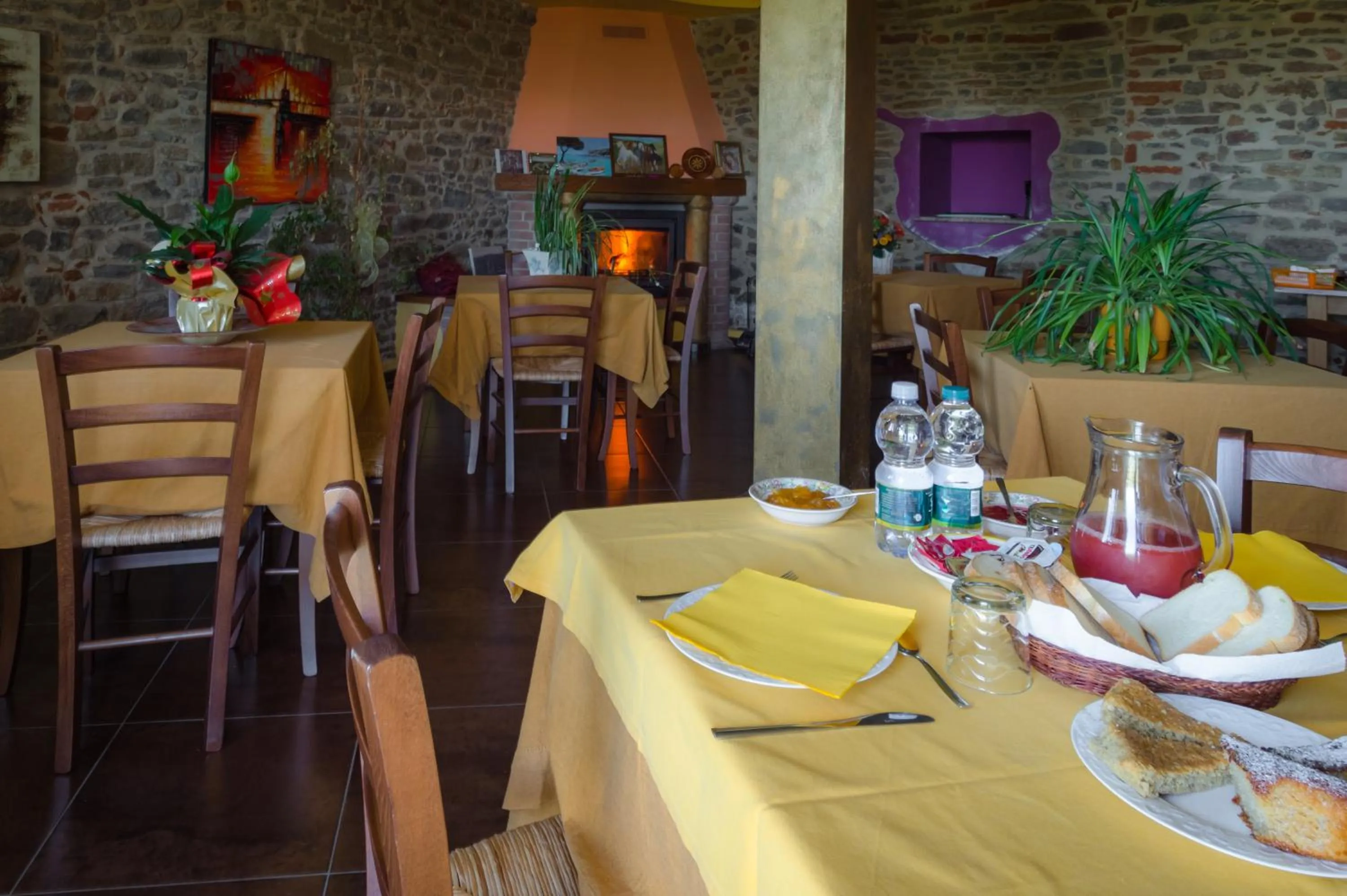 Restaurant/places to eat in All'Ombra del Castello