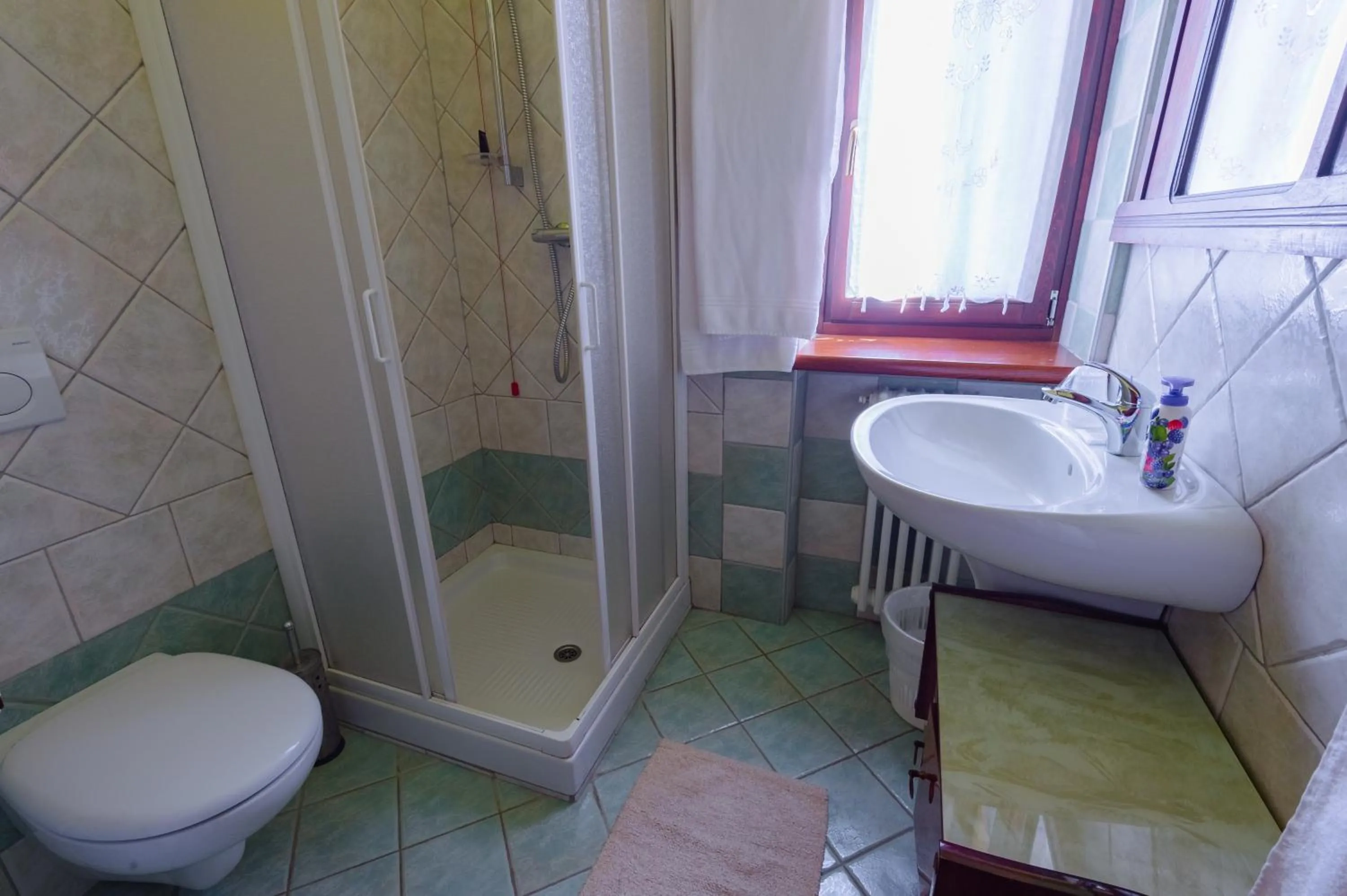 Bathroom in All'Ombra del Castello