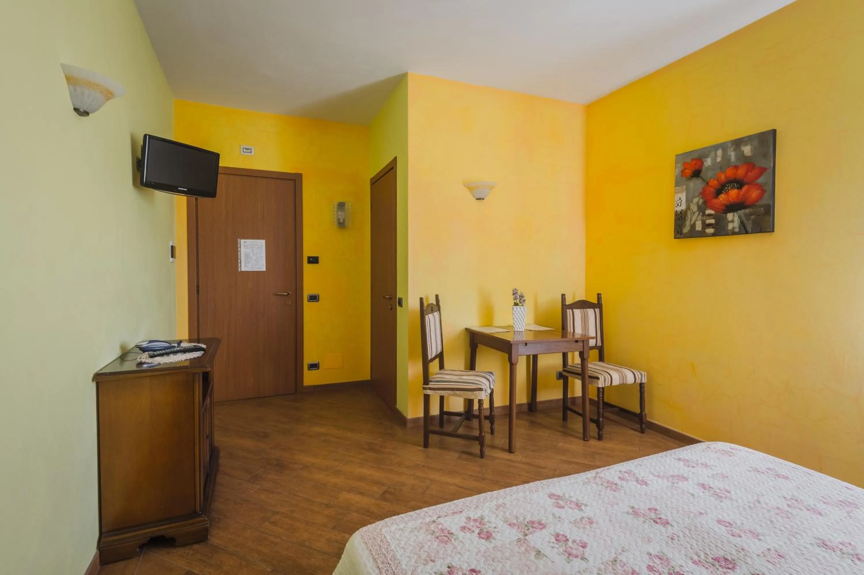 TV and multimedia, Bed in All'Ombra del Castello