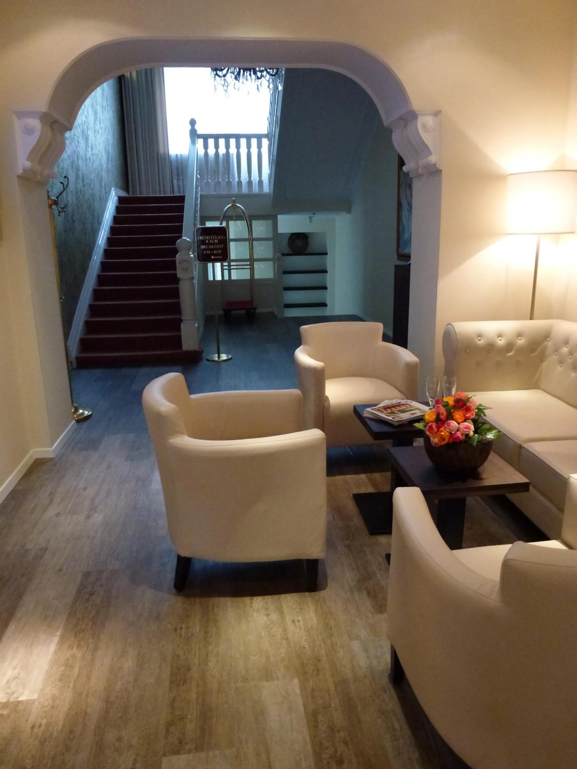 Seating area in Milbor Hotel