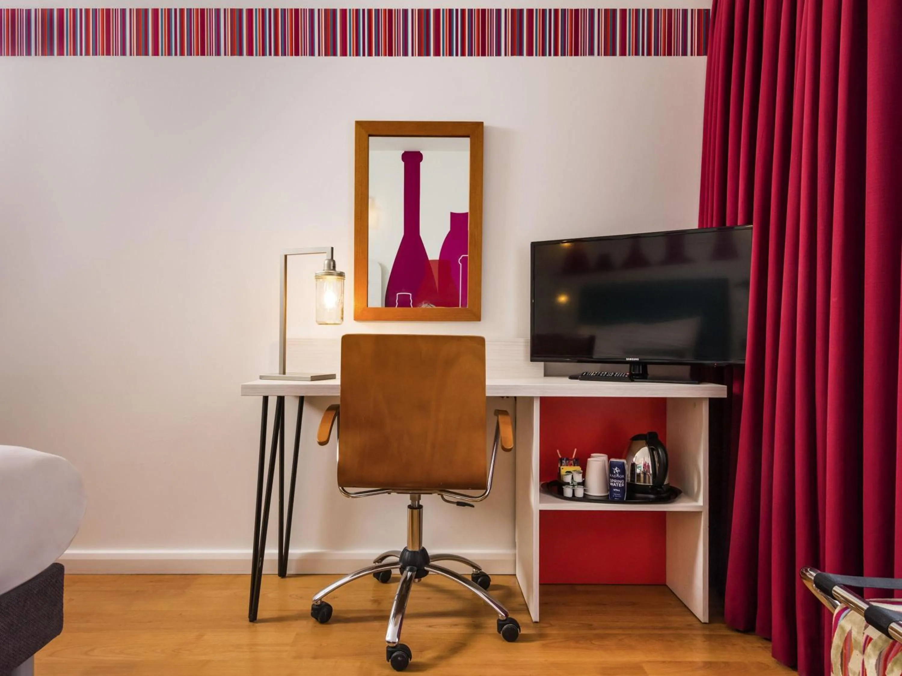 Bedroom in ibis Styles Barnsley