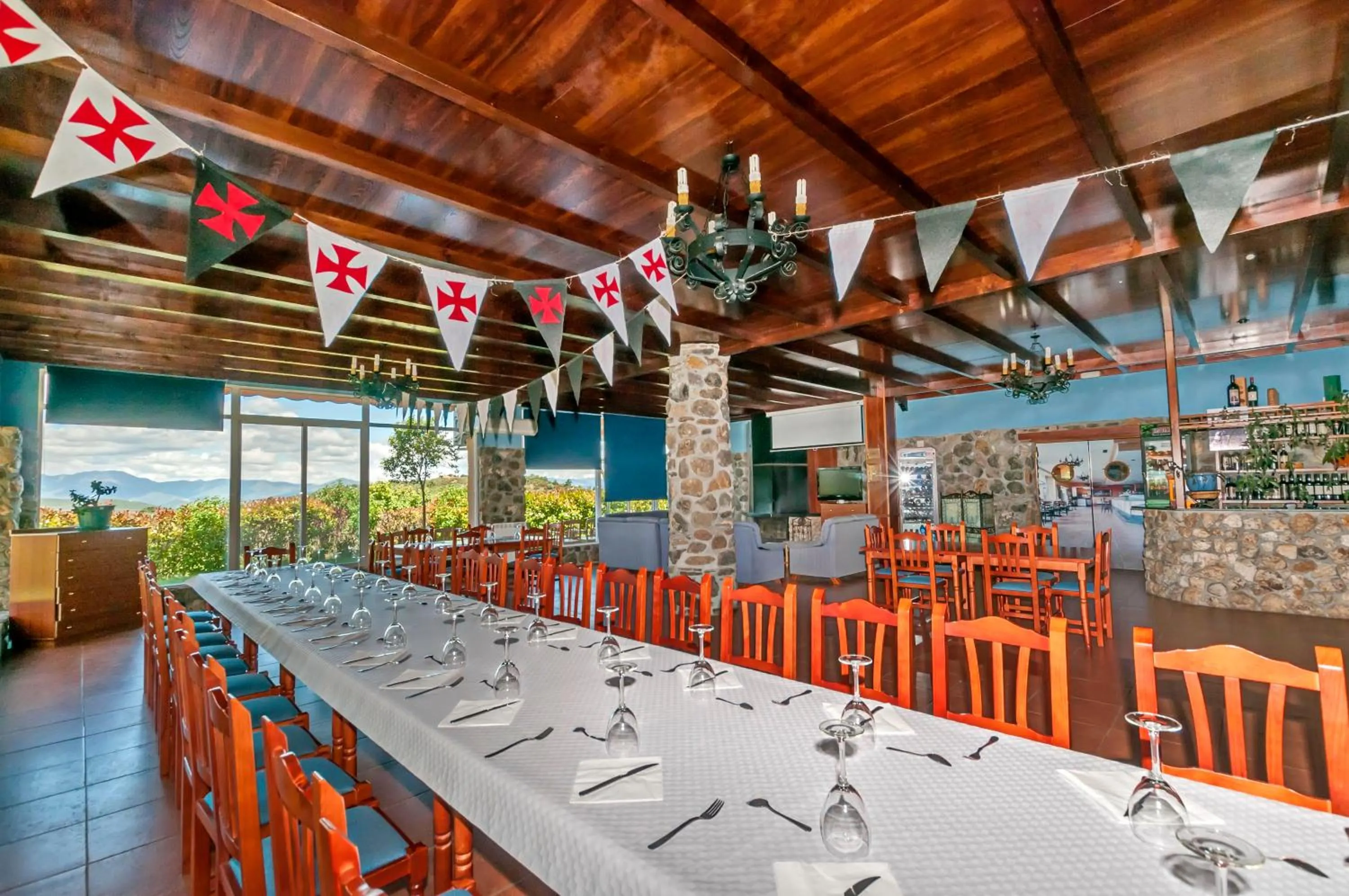 Restaurant/places to eat in Hotel Medulio