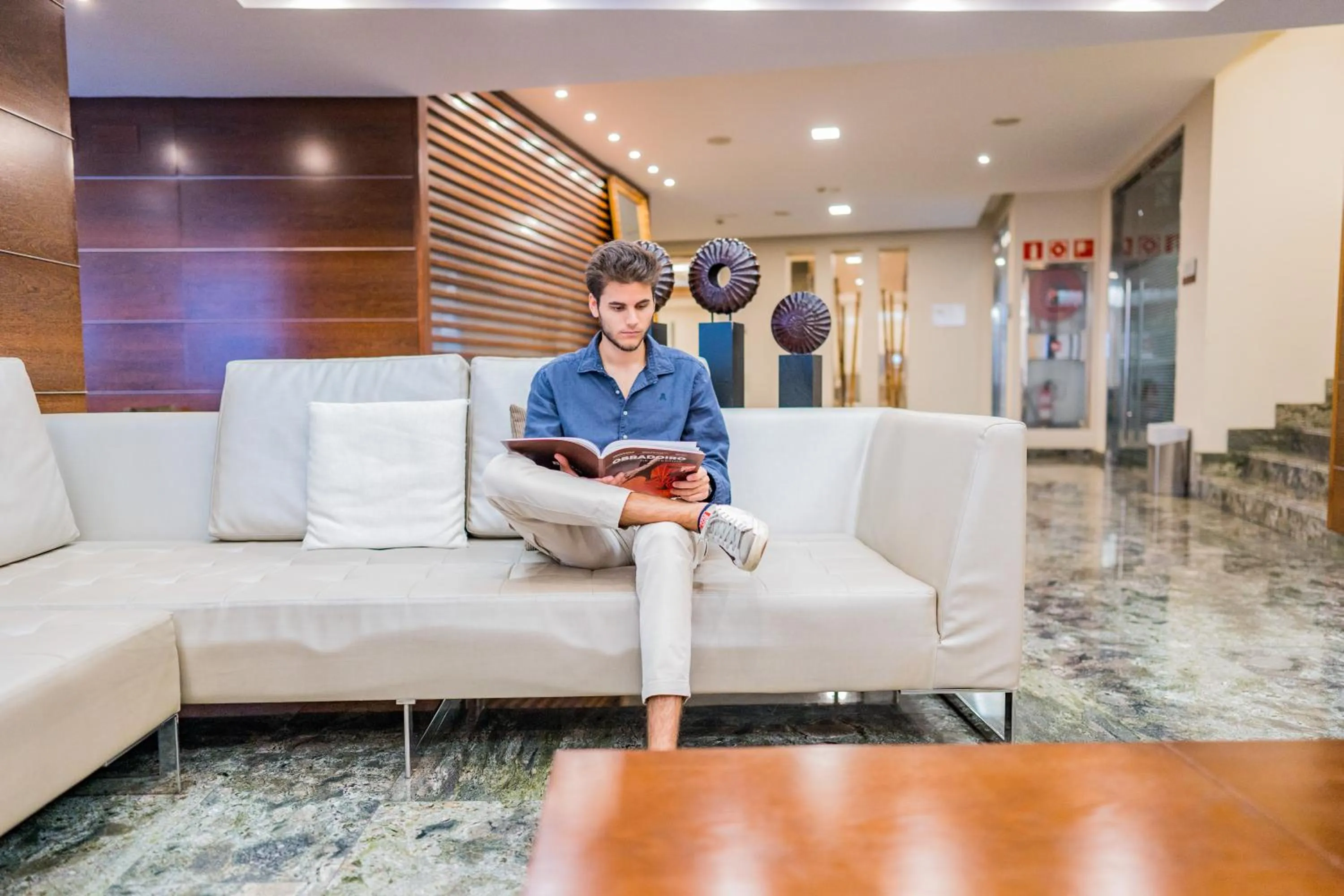 Seating area in Hotel Compostela
