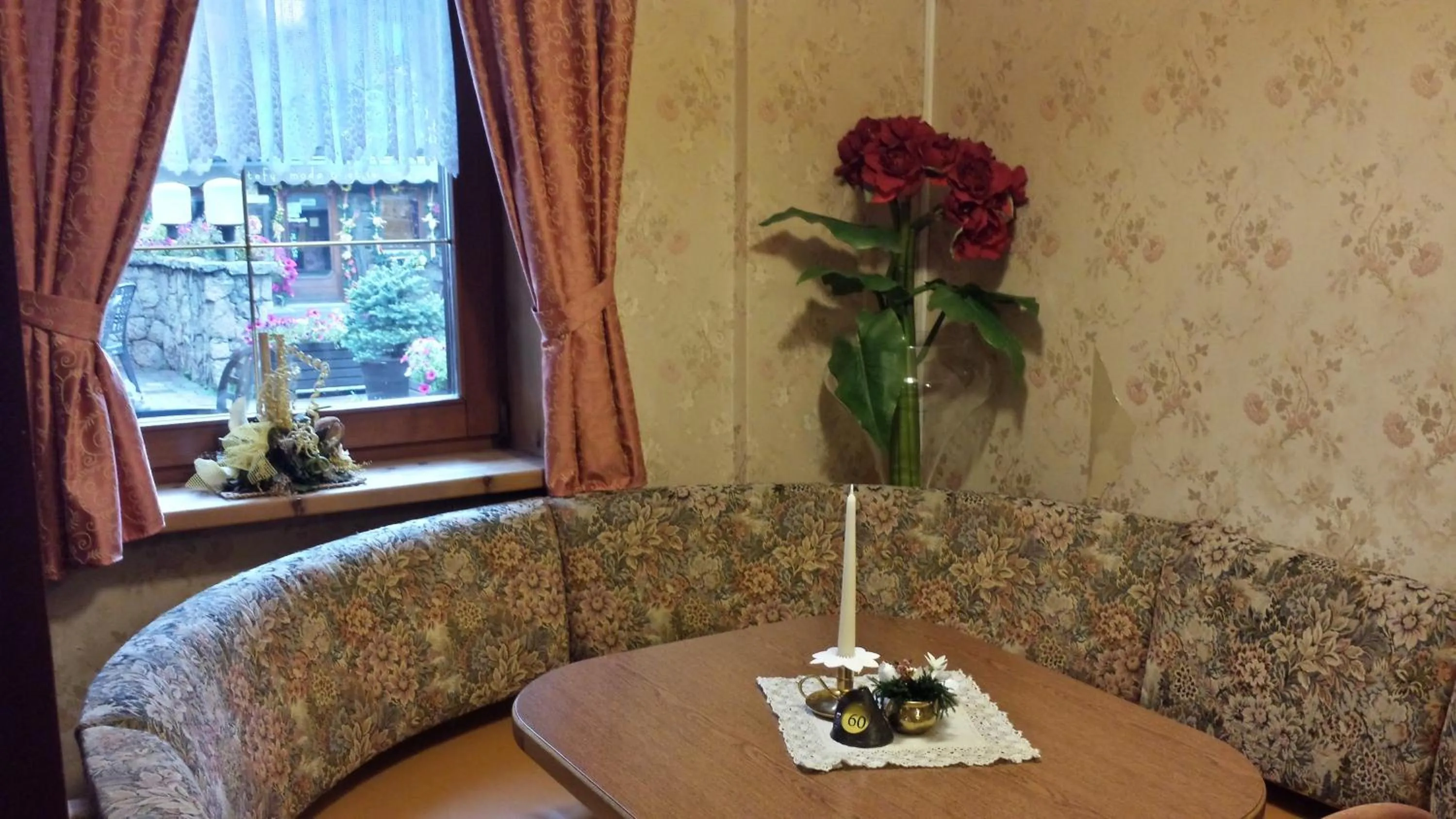 Lounge or bar in Hotel La Baita