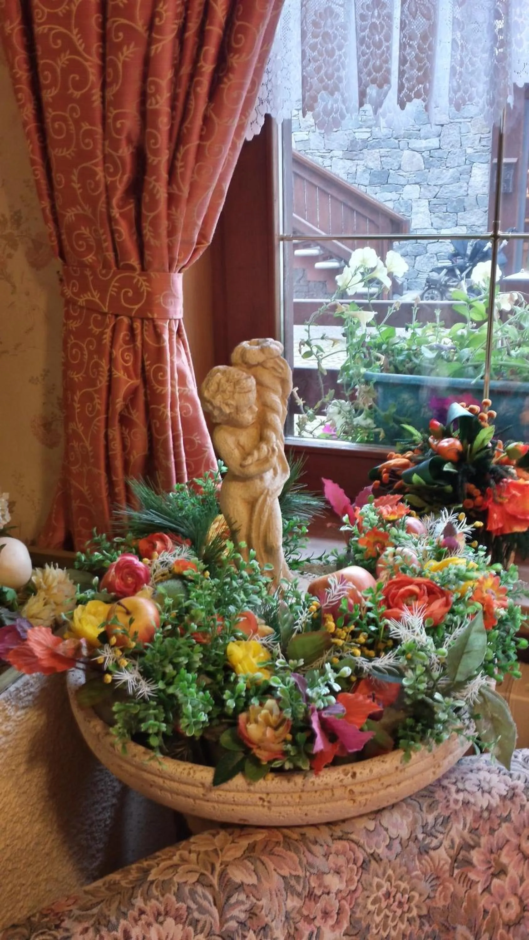 Decorative detail in Hotel La Baita