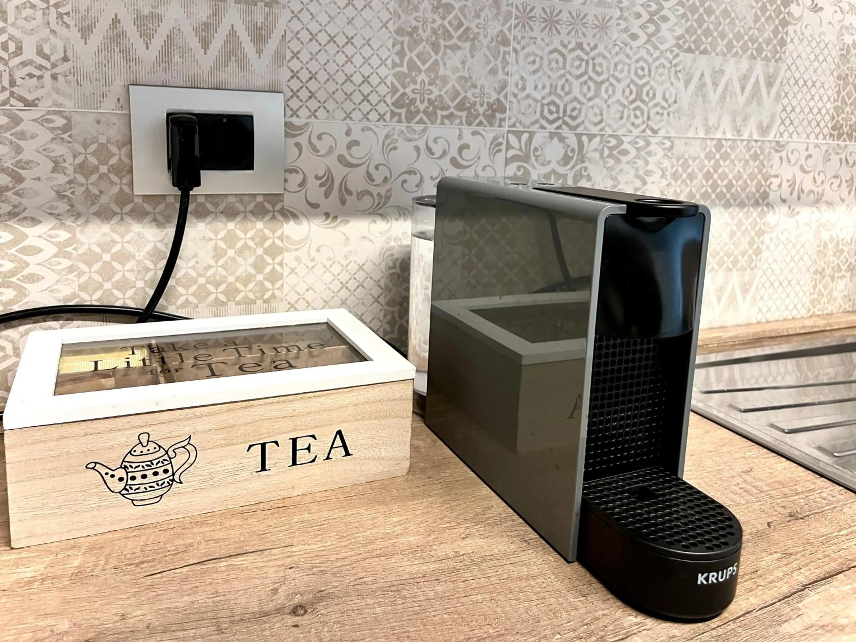 Restaurant/places to eat in Cape House