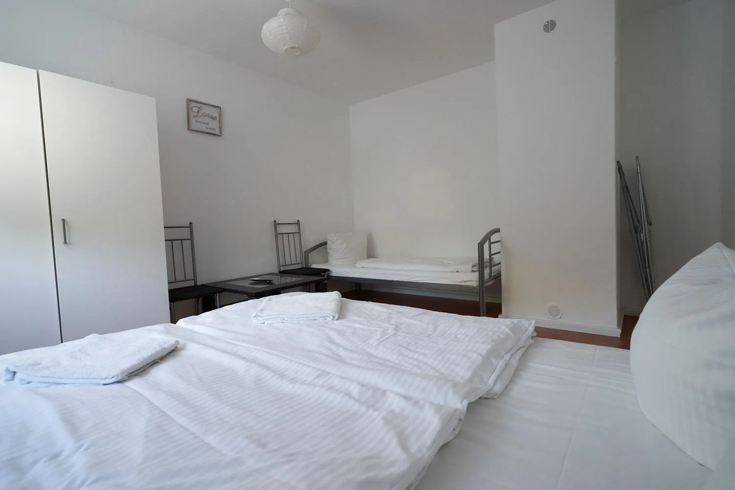 Bedroom, Bed in BNB Potsdamer Platz - Rooms & Apartments