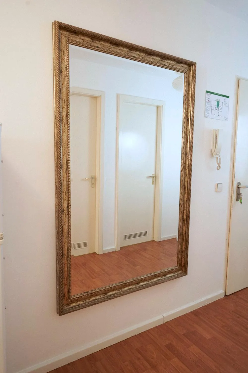 Communal lounge/ TV room in BNB Potsdamer Platz - Rooms & Apartments