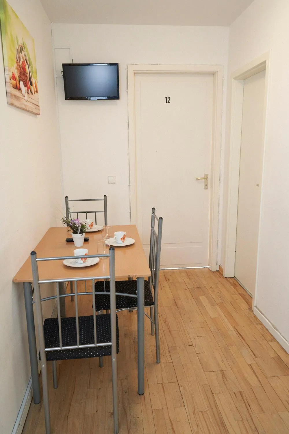 Dining area in BNB Potsdamer Platz - Rooms & Apartments