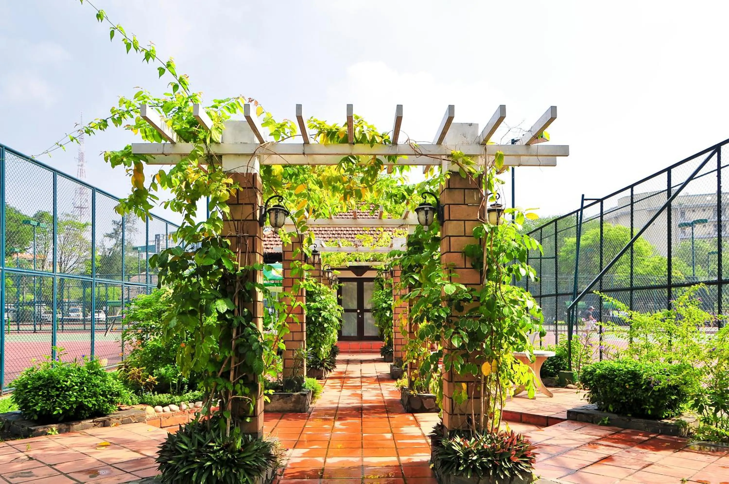 Tennis court in Ky Hoa Hotel Ho Chi Minh