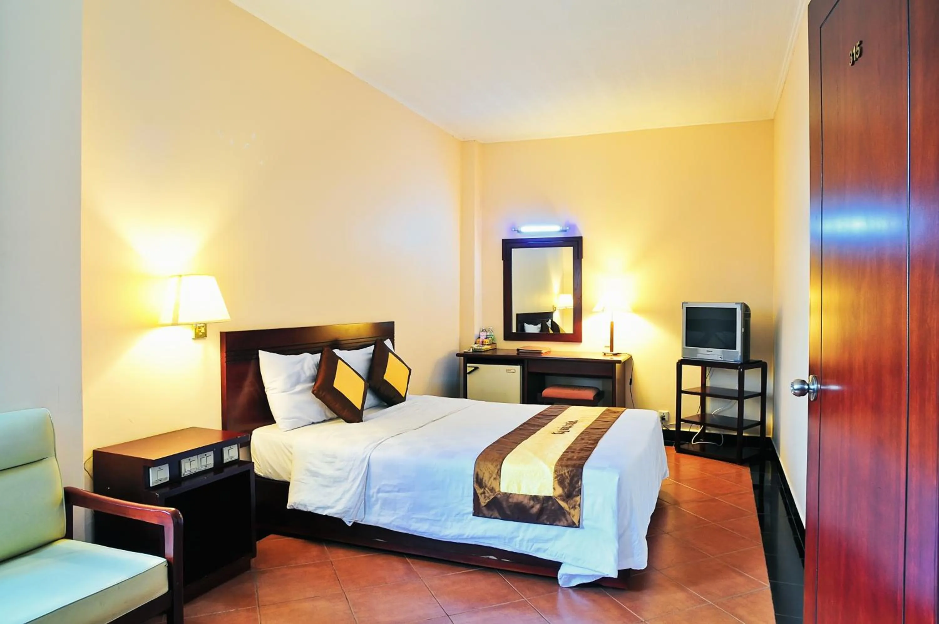 Bedroom, Bed in Ky Hoa Hotel Ho Chi Minh