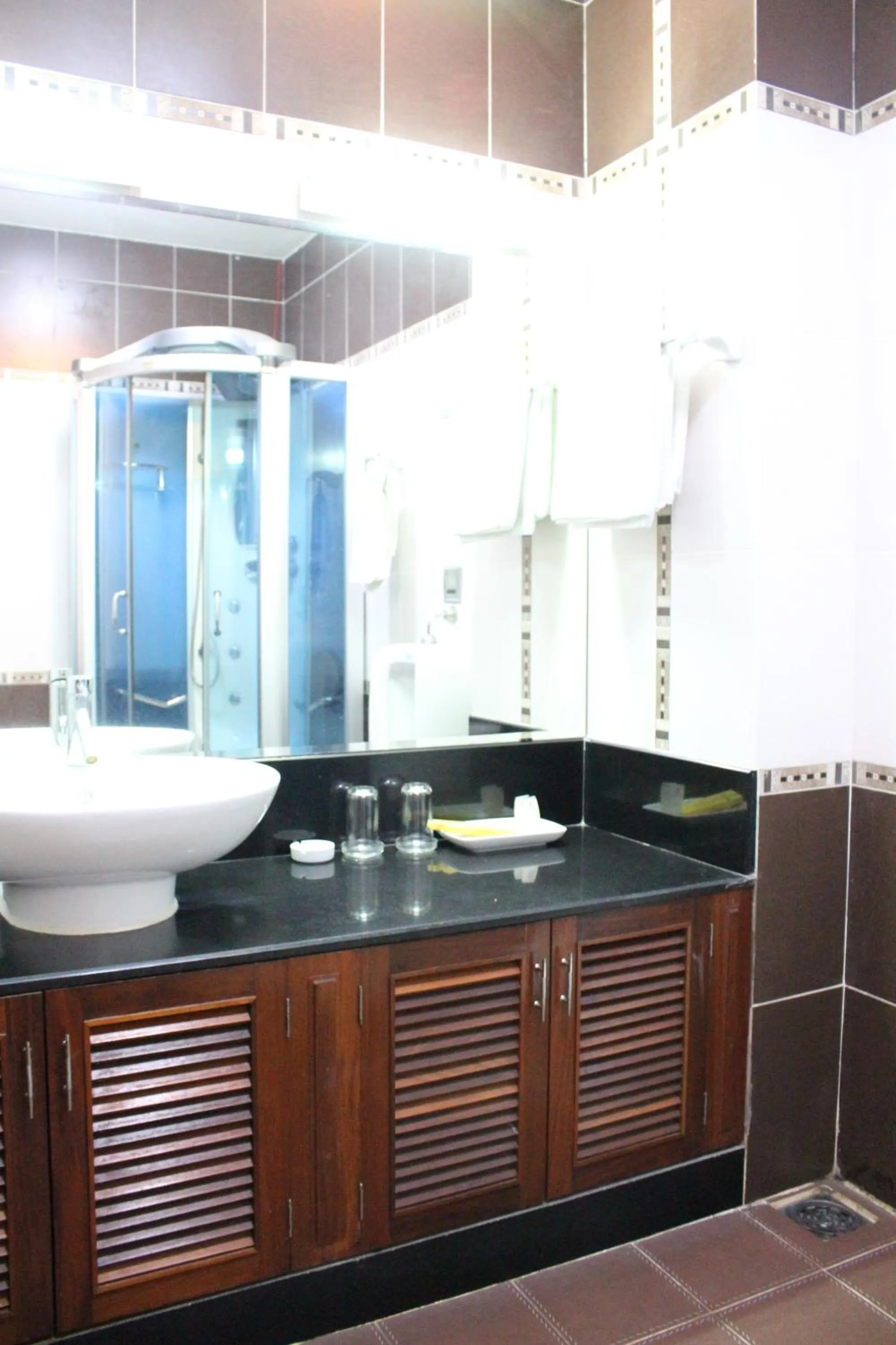 Toilet in Ky Hoa Hotel Ho Chi Minh