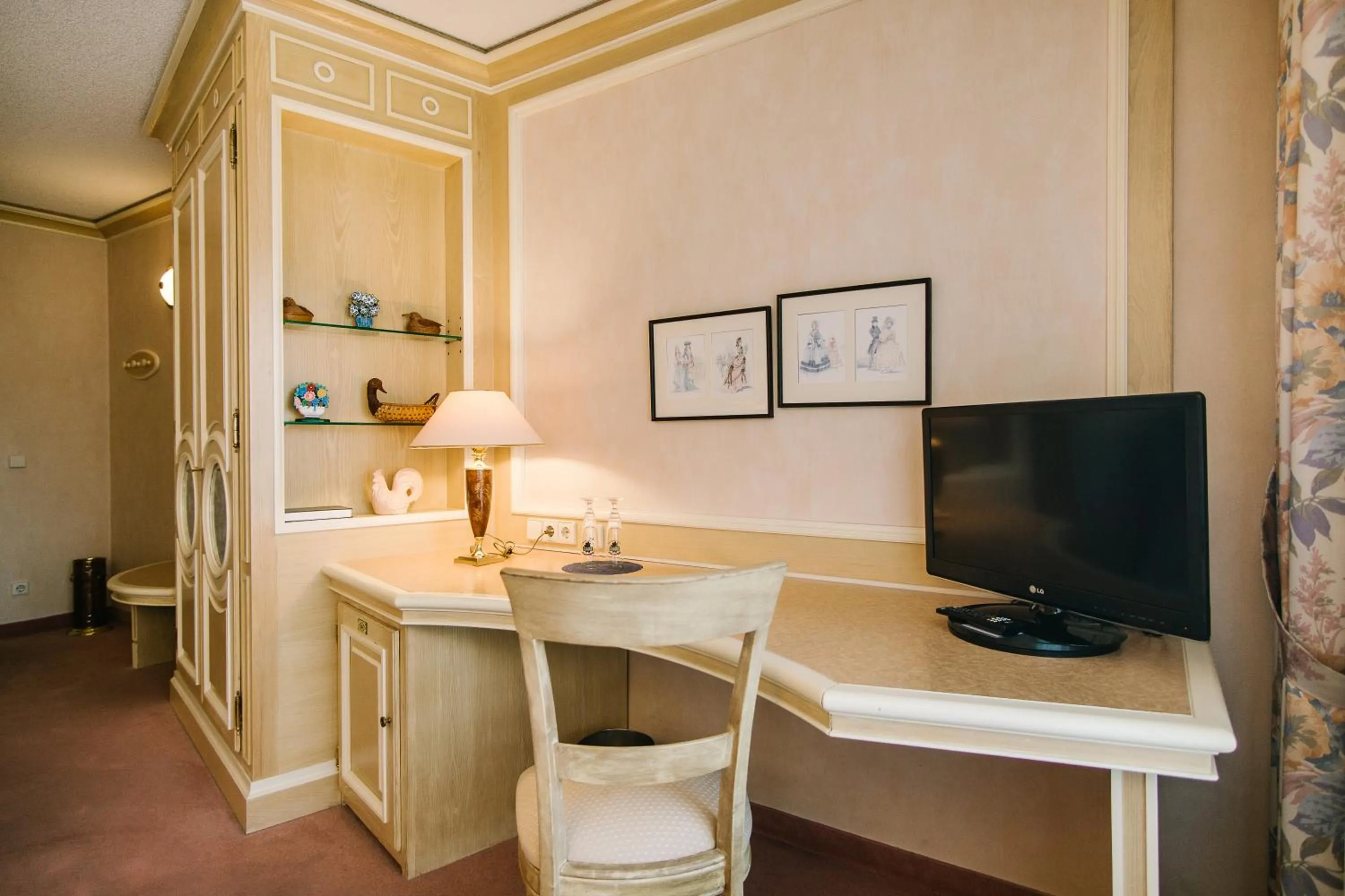 TV and multimedia in Landhaus Keller - Hotel & Restaurant