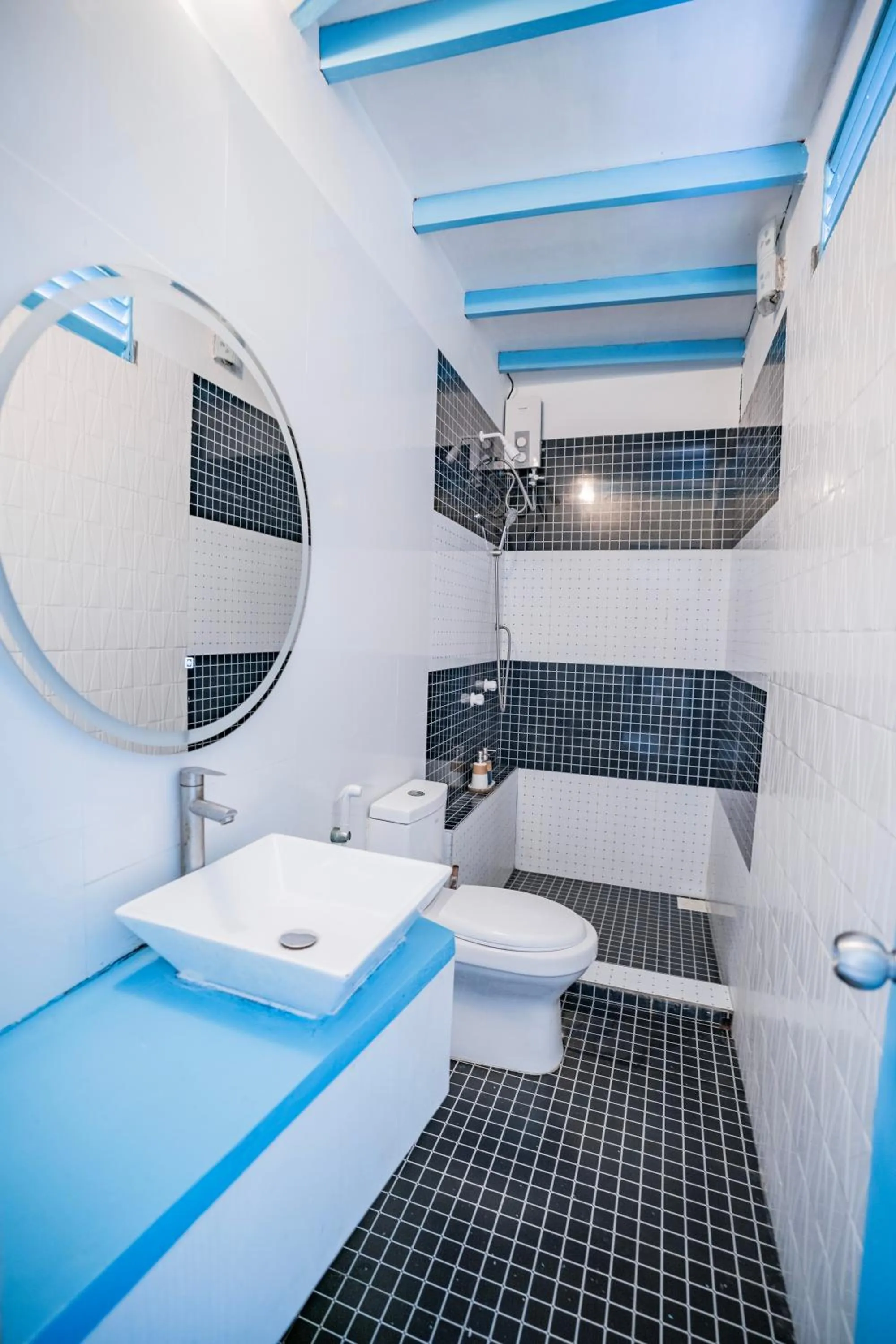 Photo of the whole room, Bed in Alkina lodge