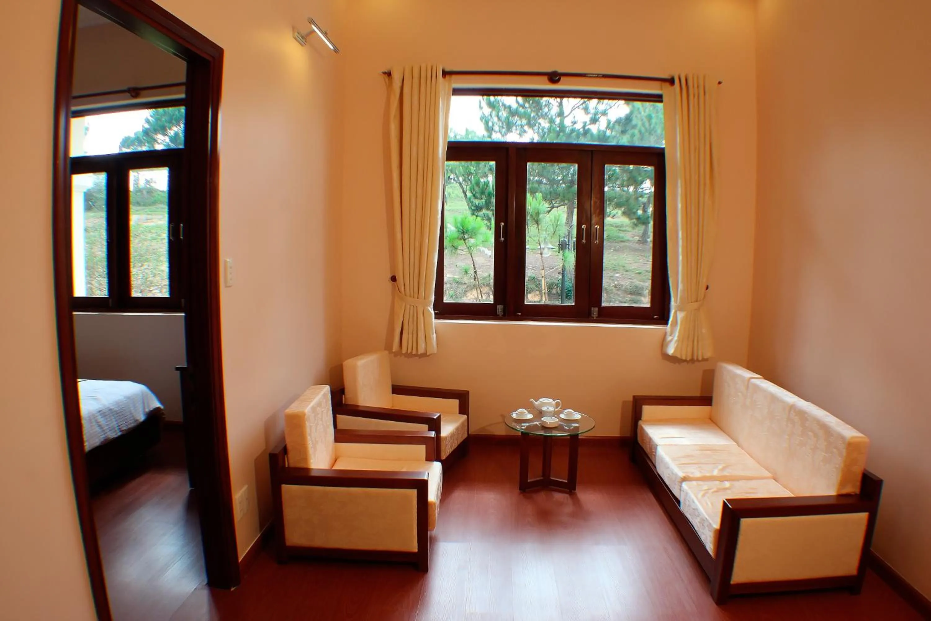 Seating area, Bed in Ky Hoa Hotel Da Lat