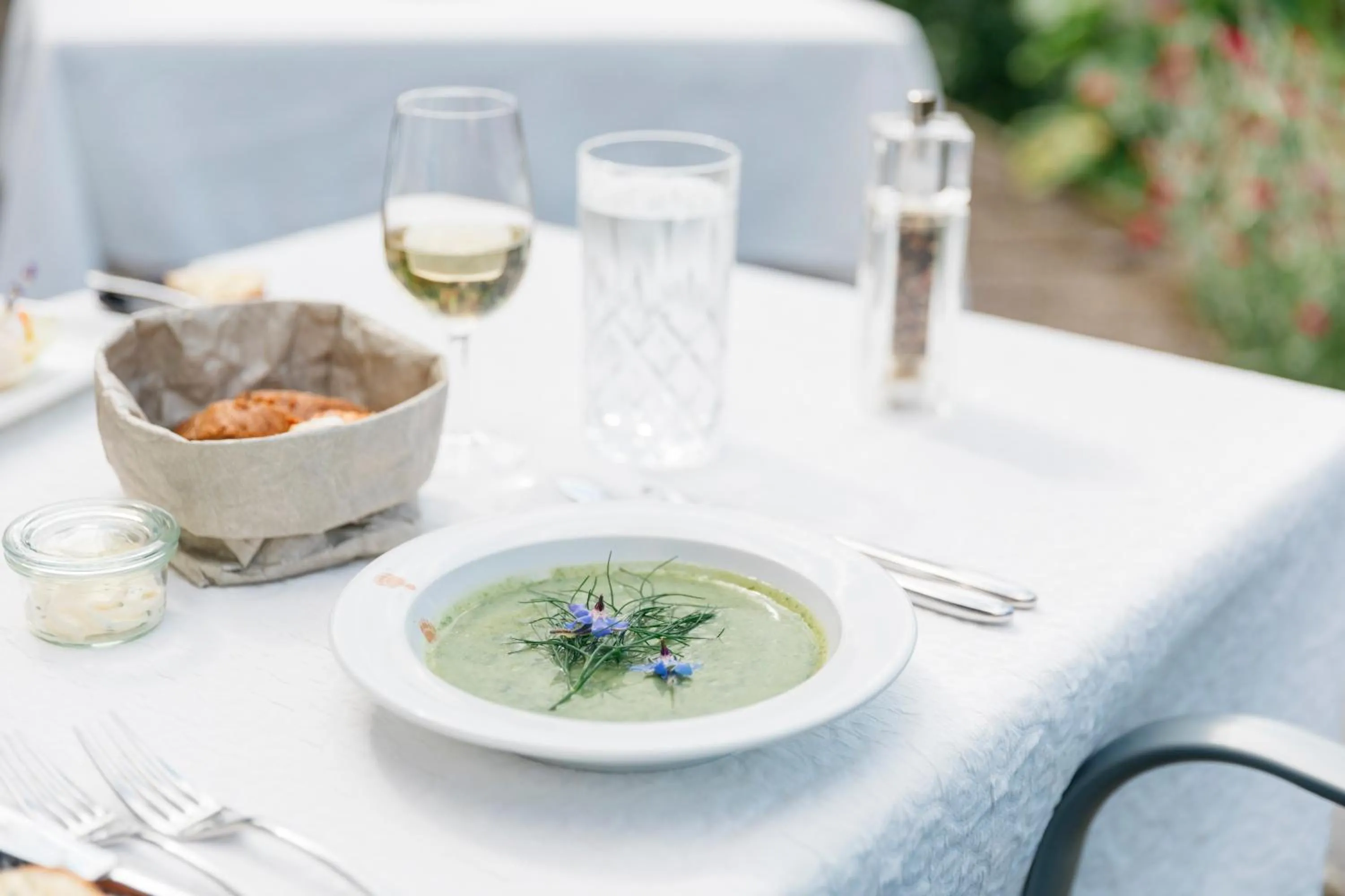 Restaurant/places to eat in Alpenkräuter Hotel Bären