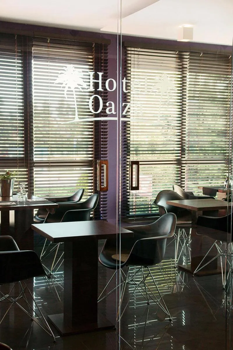 Restaurant/places to eat in Hotel Oaza
