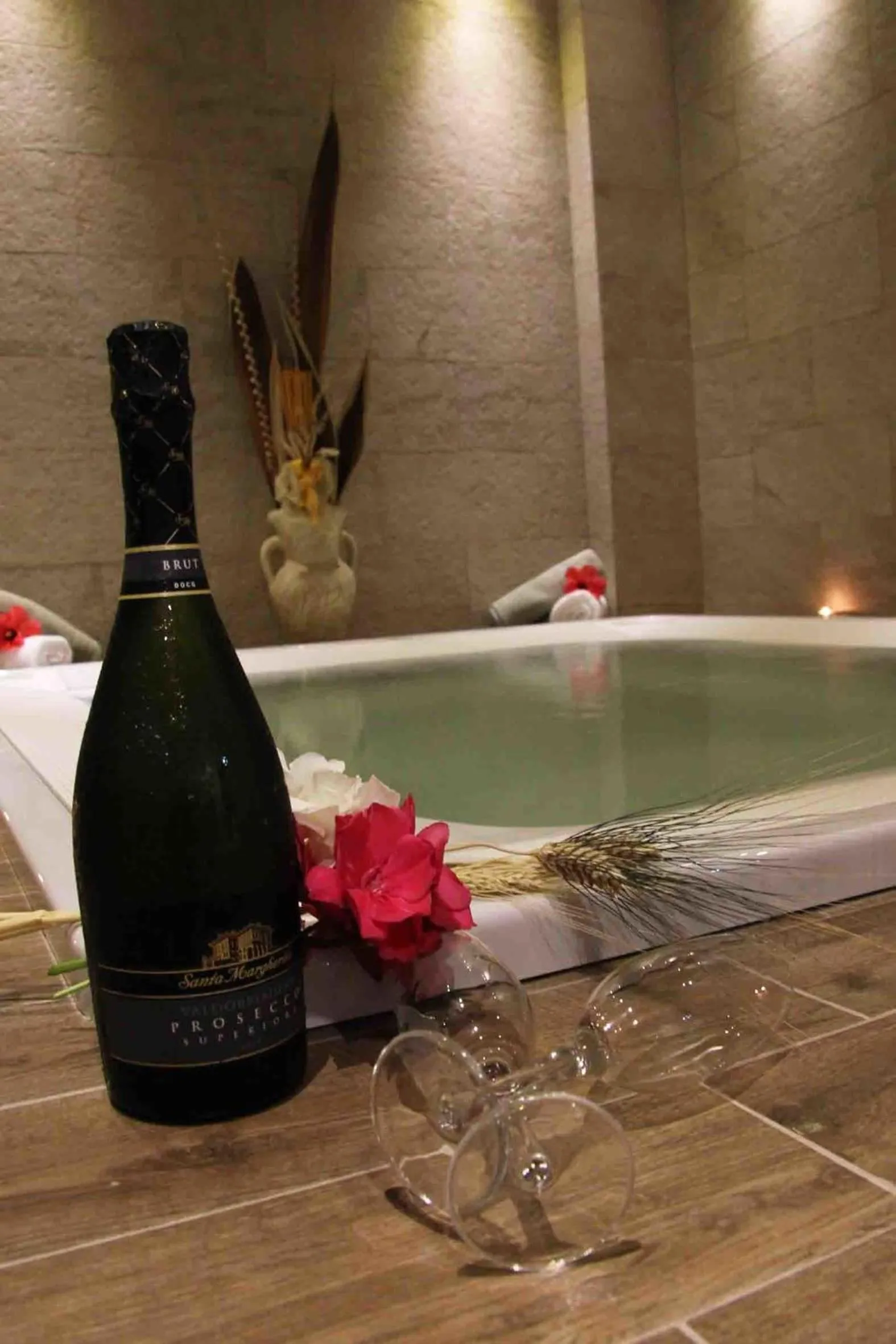 Hot Tub in Baia del Godano Resort & Spa