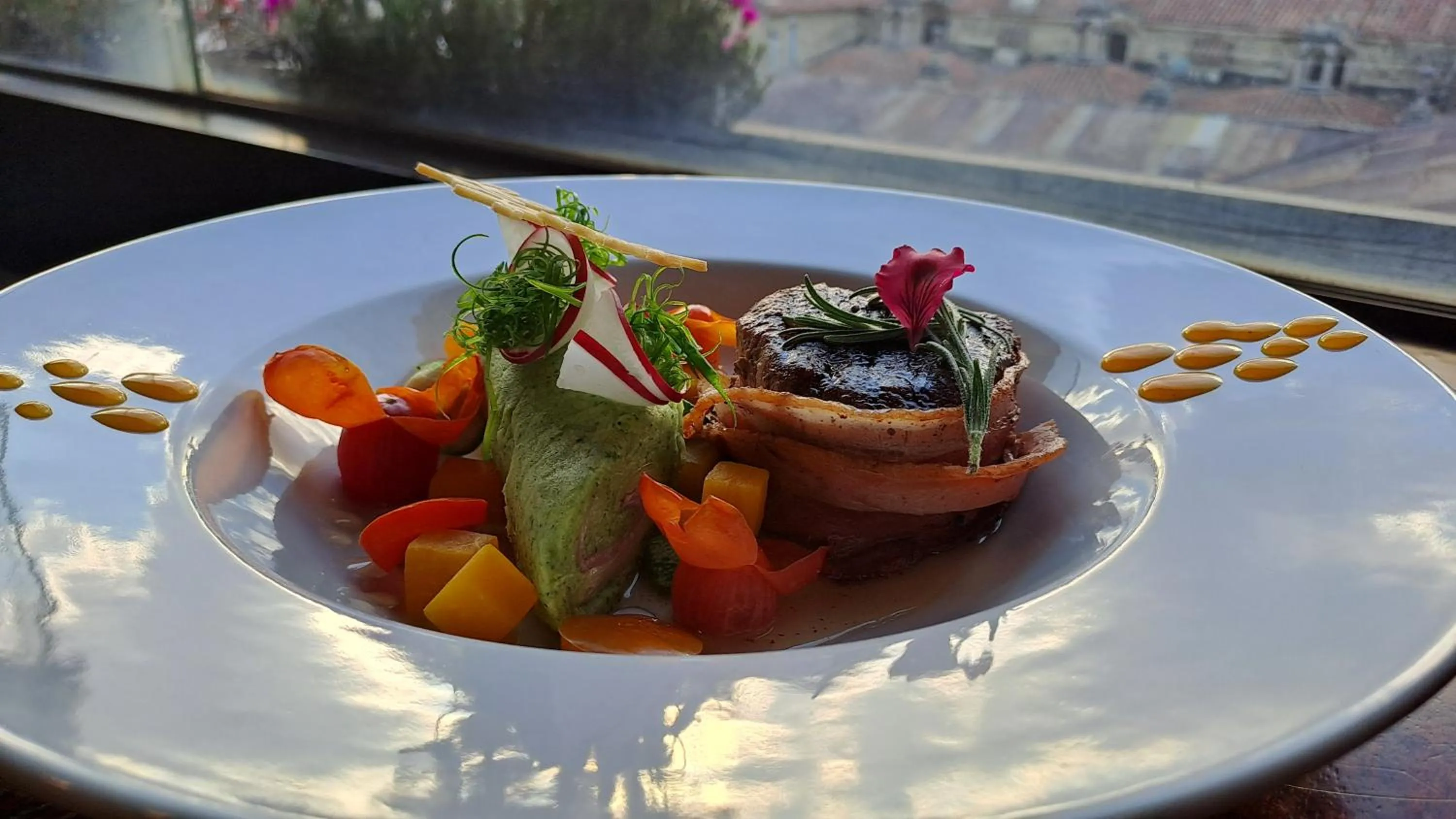 Restaurant/places to eat in La Casona Hotel Boutique