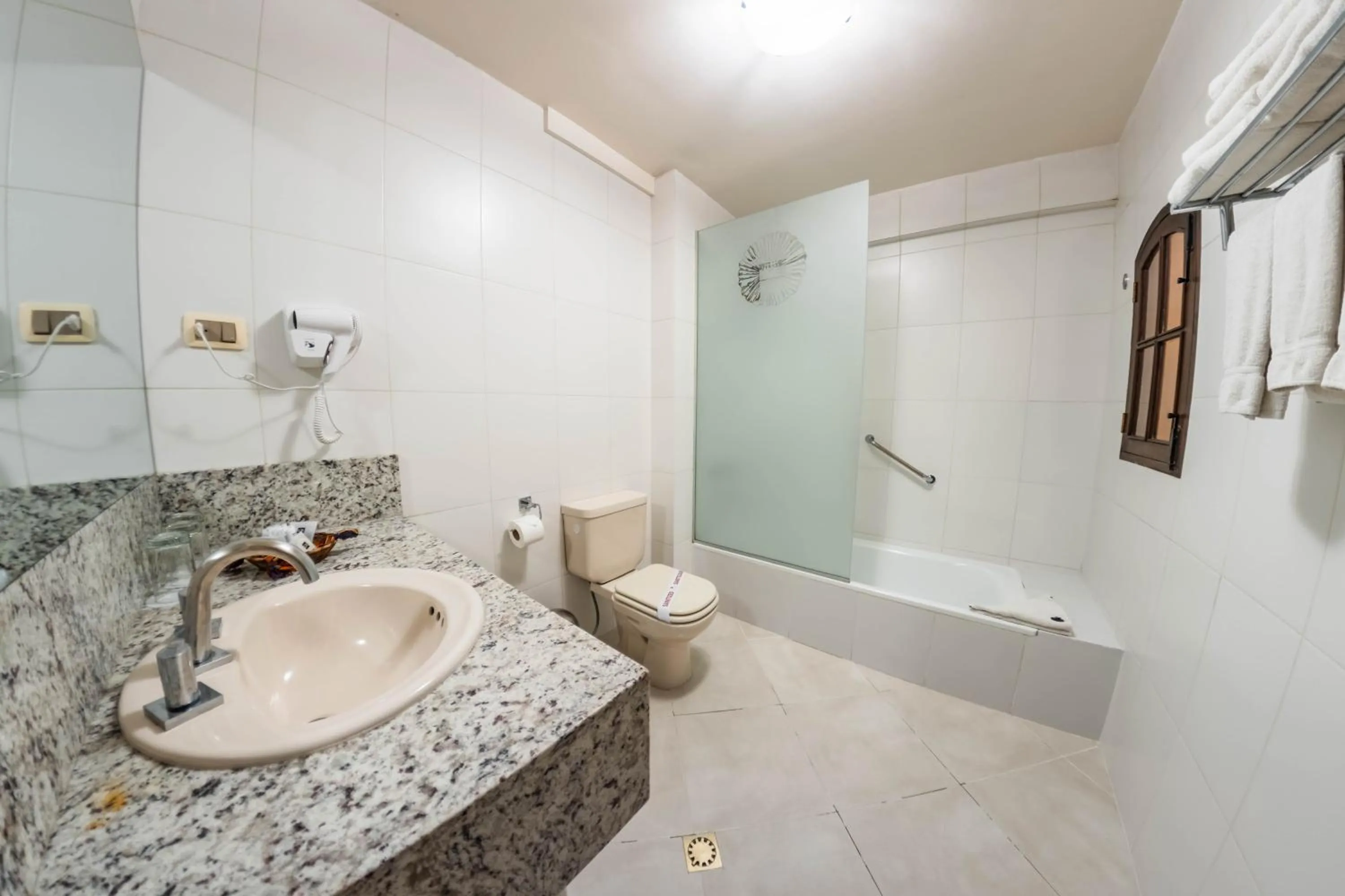 Shower in La Casona Hotel Boutique