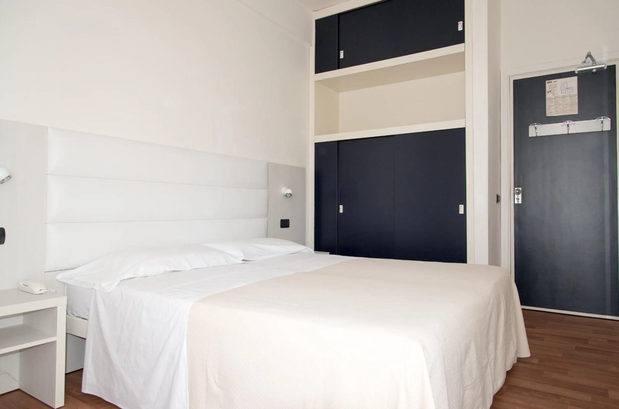 Bed in Hotel Nettuno