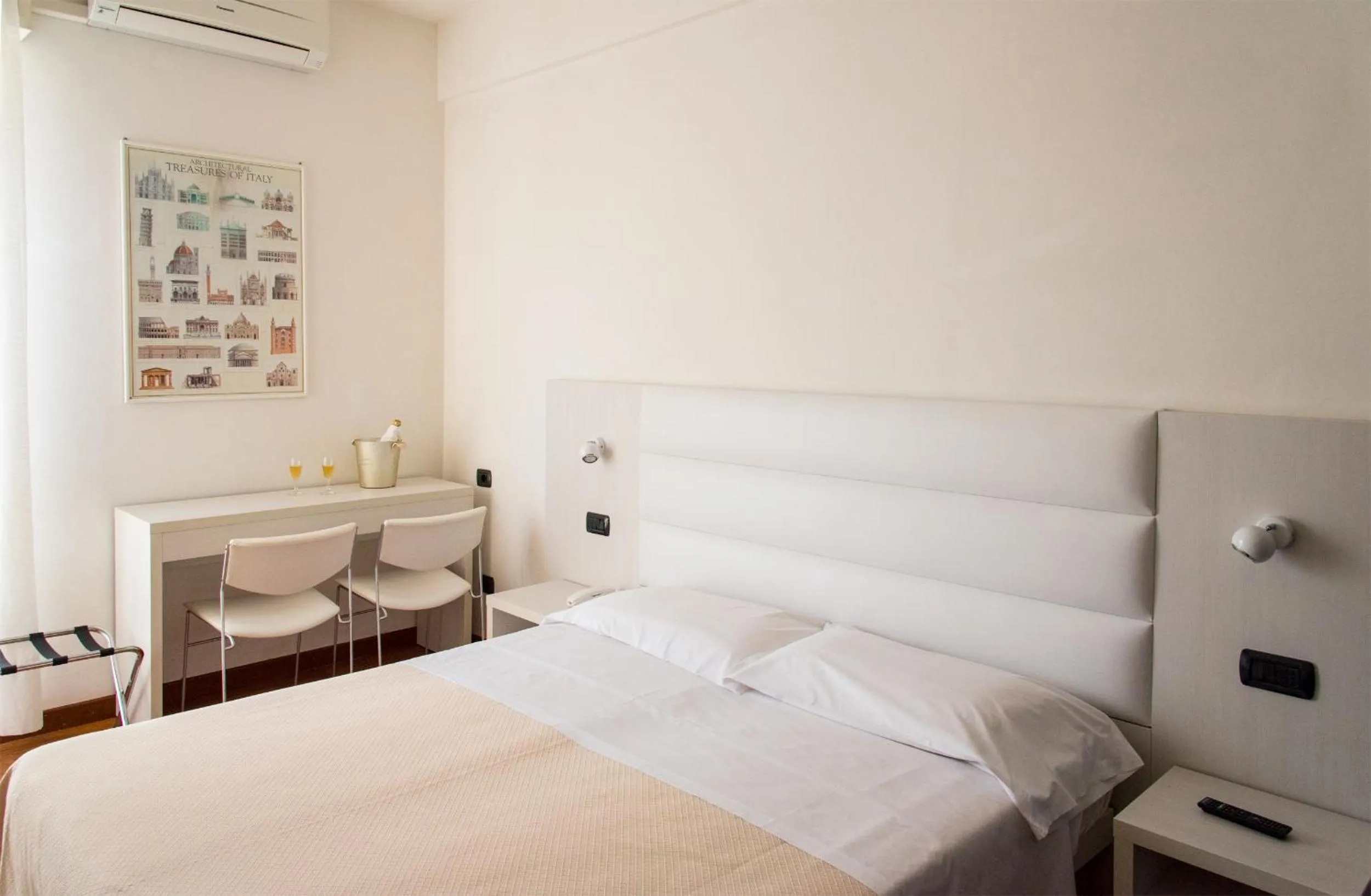 Bed in Hotel Nettuno