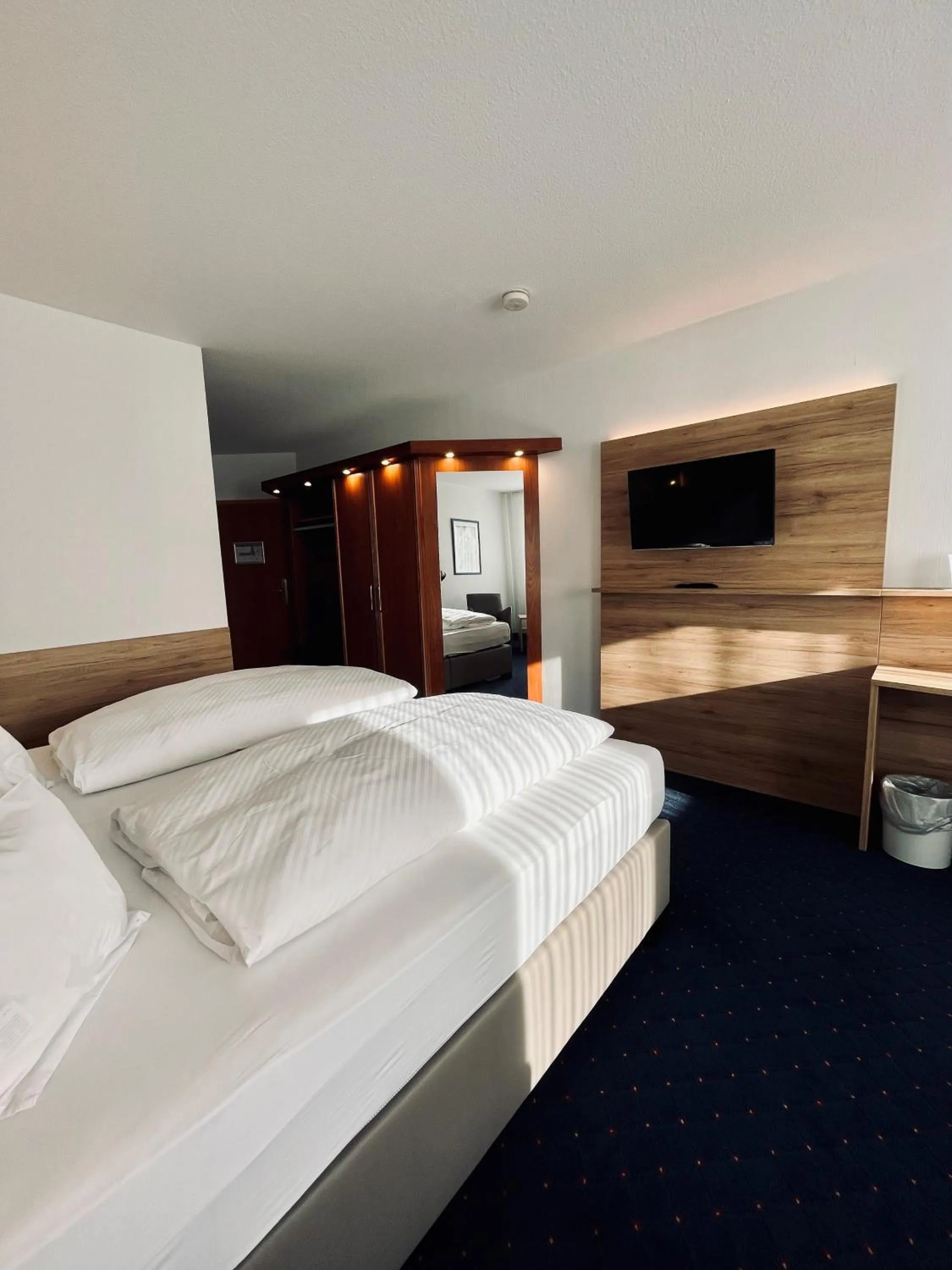 Photo of the whole room, Bed in Hotel-Restaurant Zum Schwanen