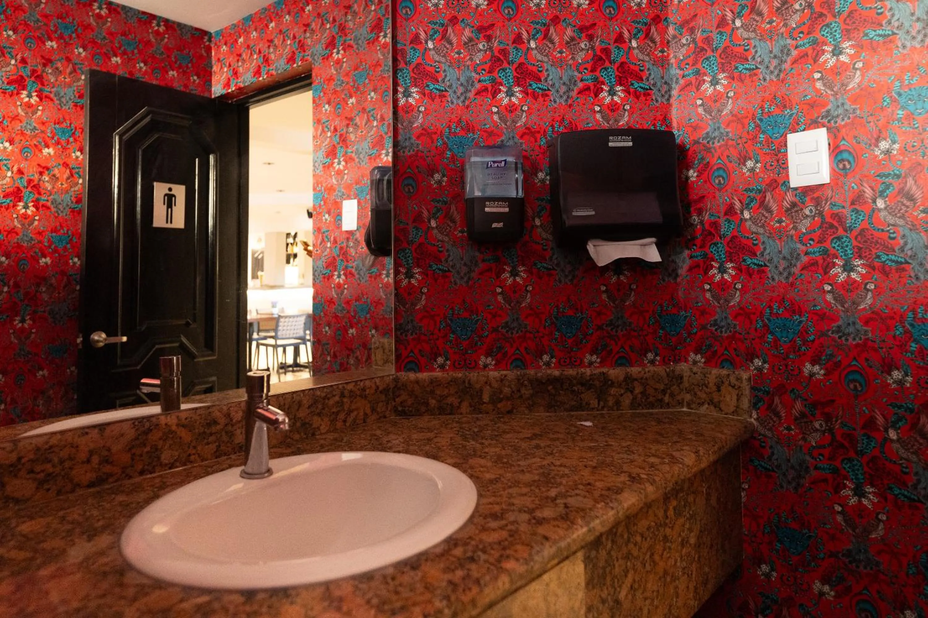 Restaurant/places to eat in Hotel San Antonio