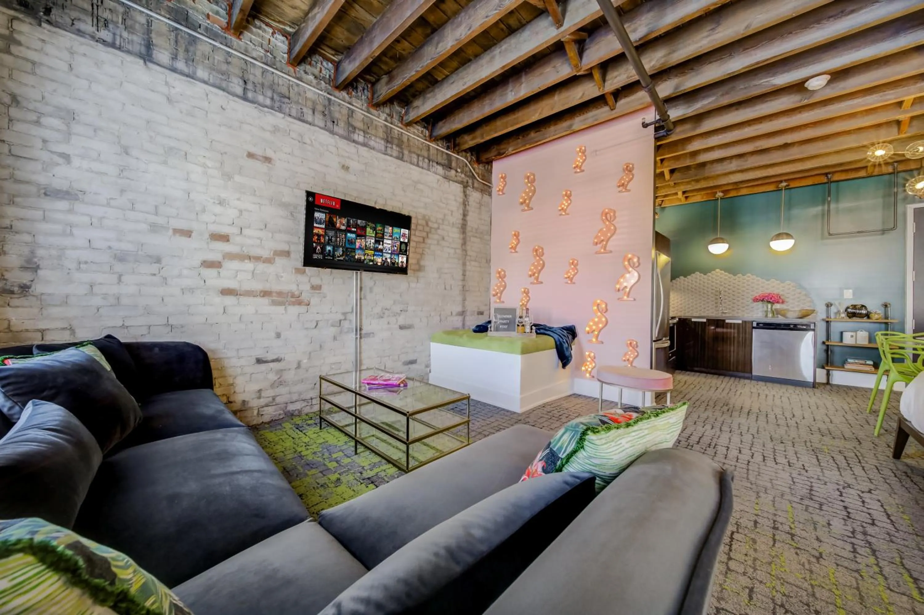 TV and multimedia in The Westlake