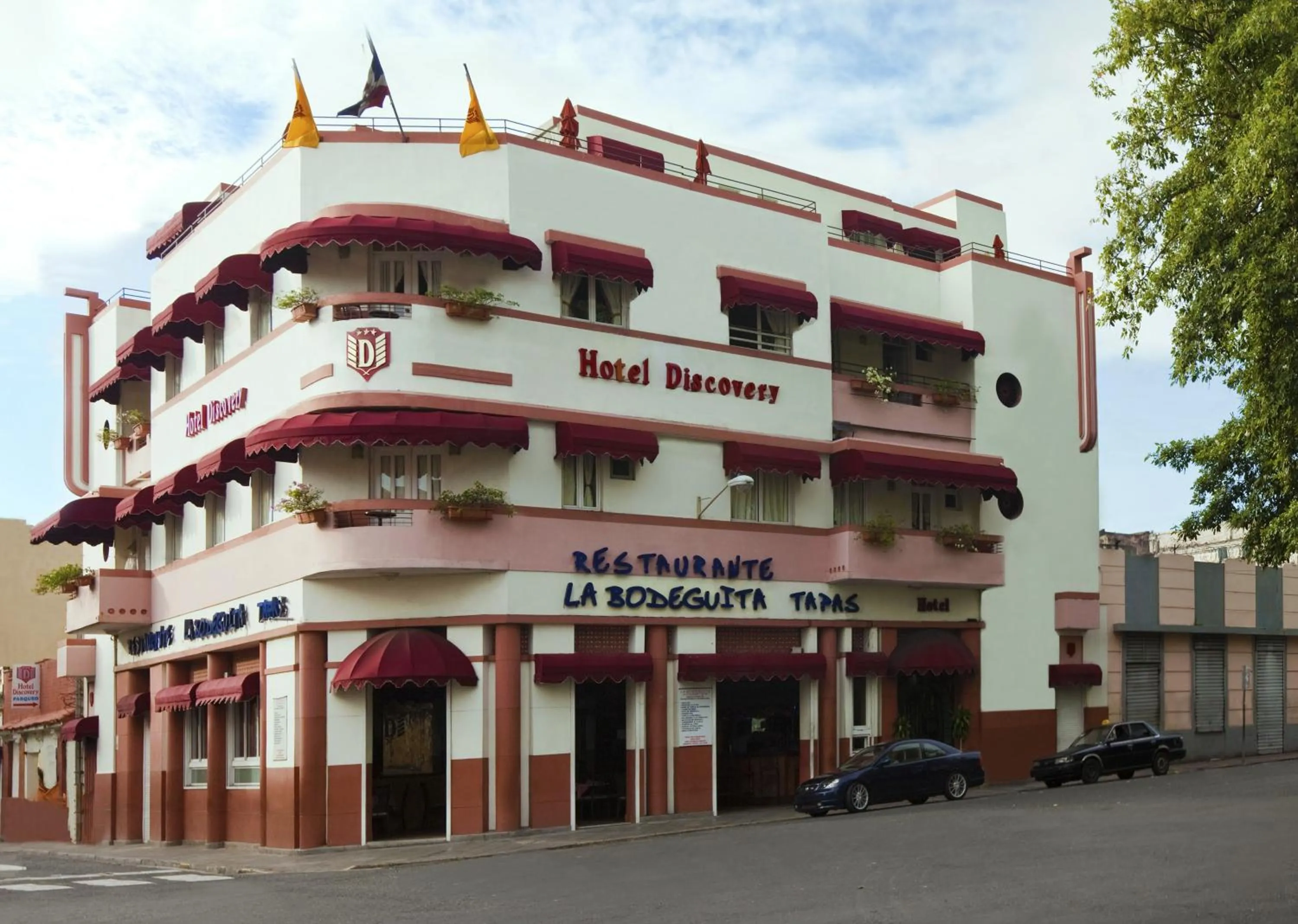 Facade/entrance in Hotel Discovery