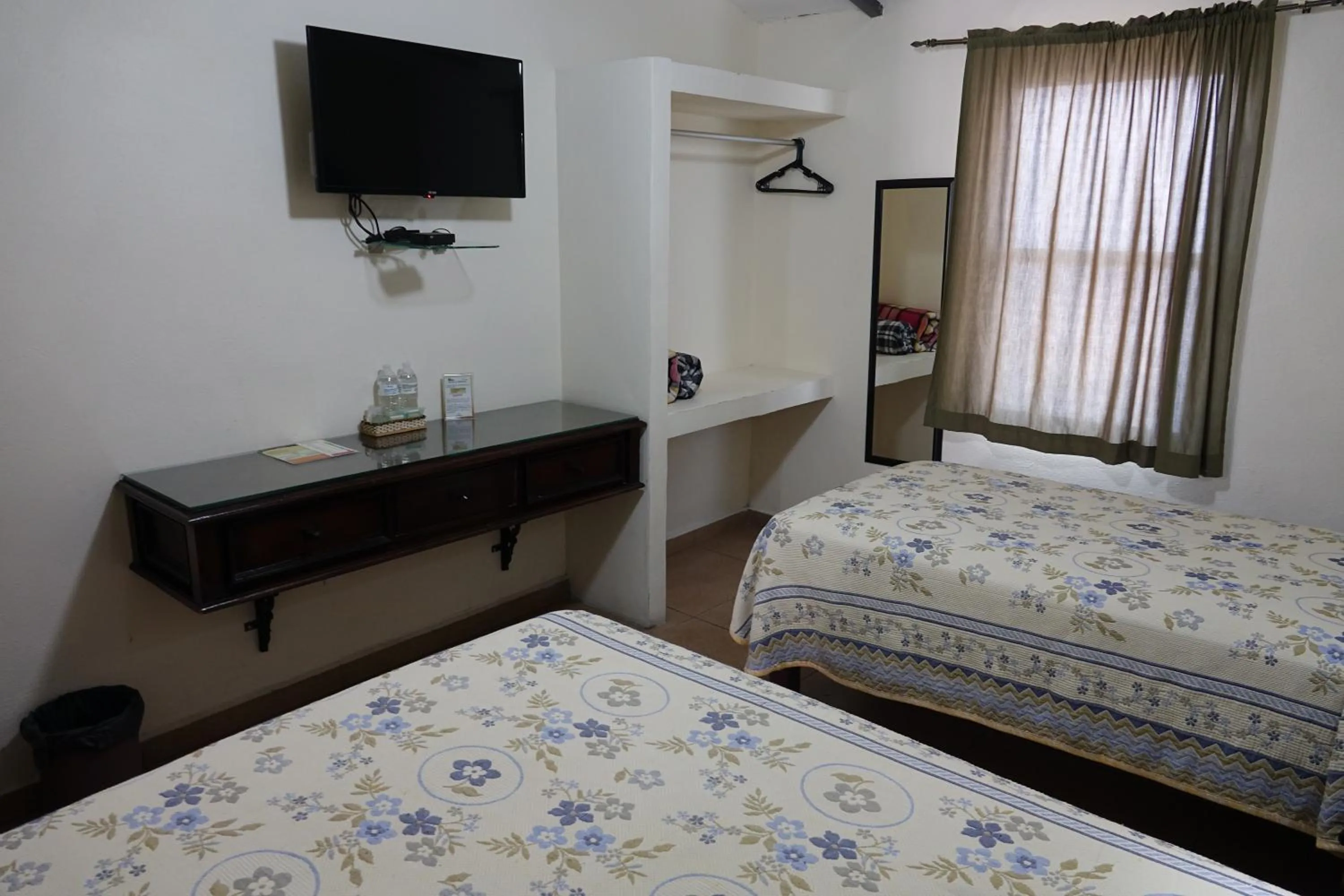 Photo of the whole room, Bed in Hotel La Merced