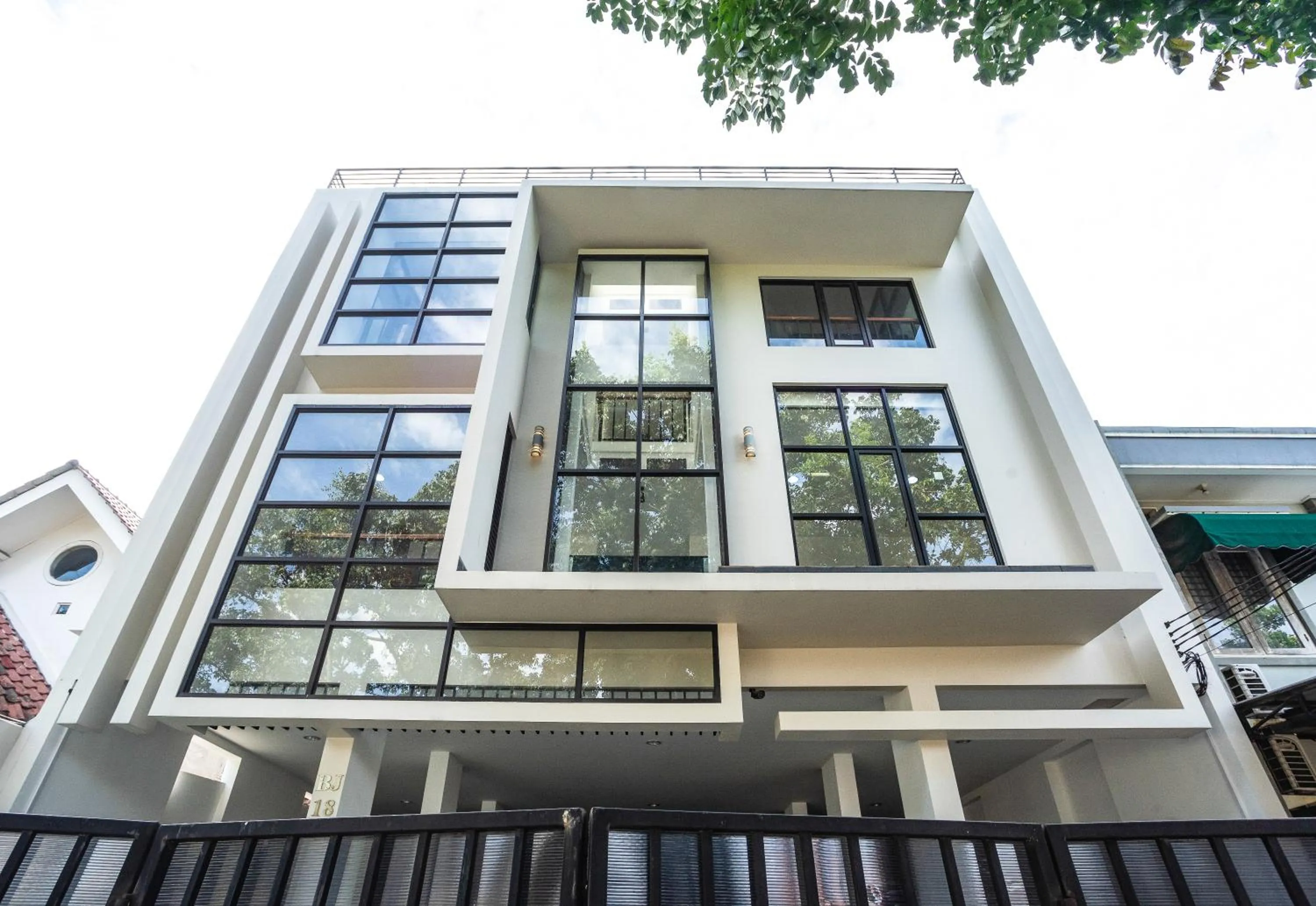Property building in RedDoorz near Eka Hospital BSD City
