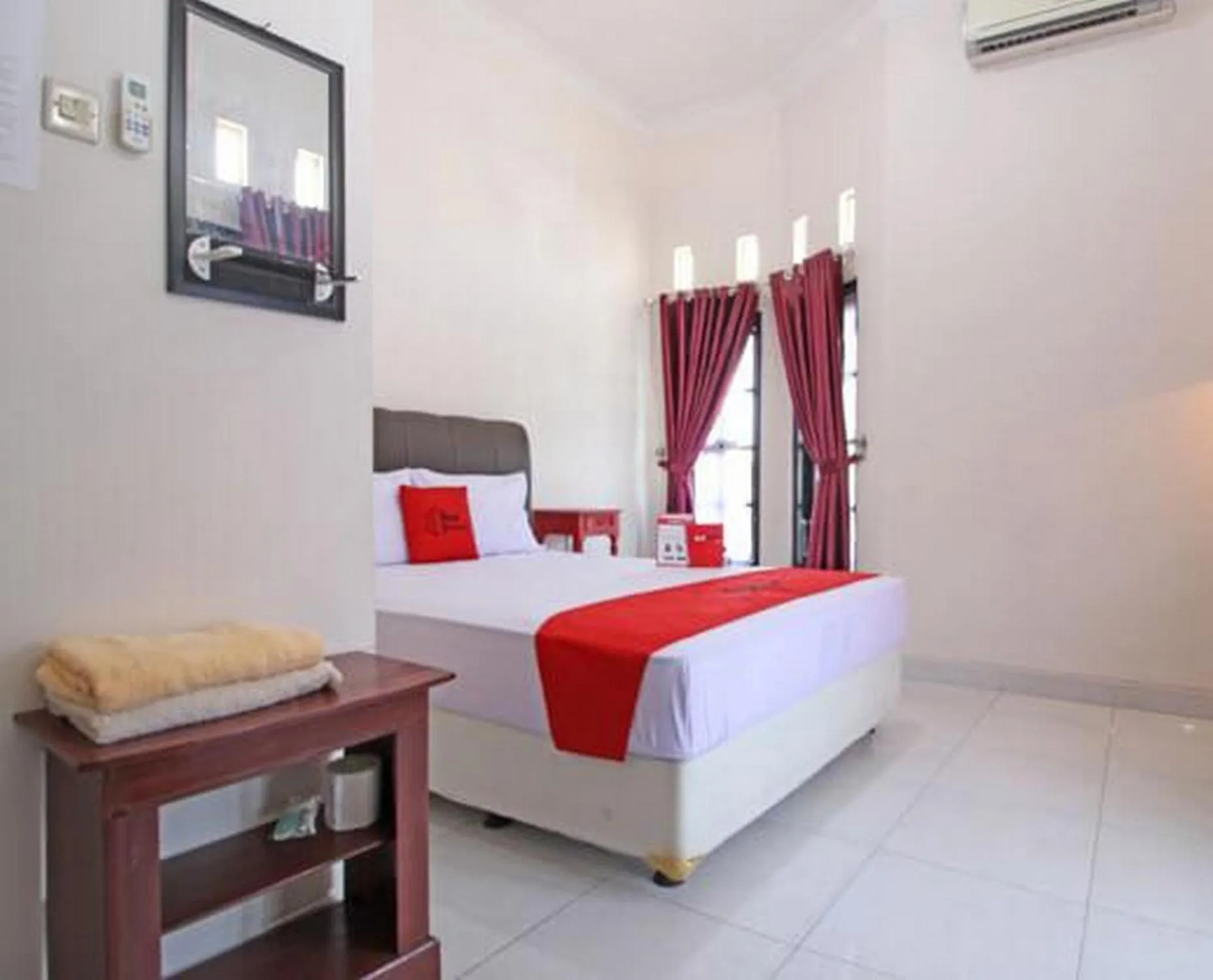 Bed in RedDoorz near UMY Yogyakarta