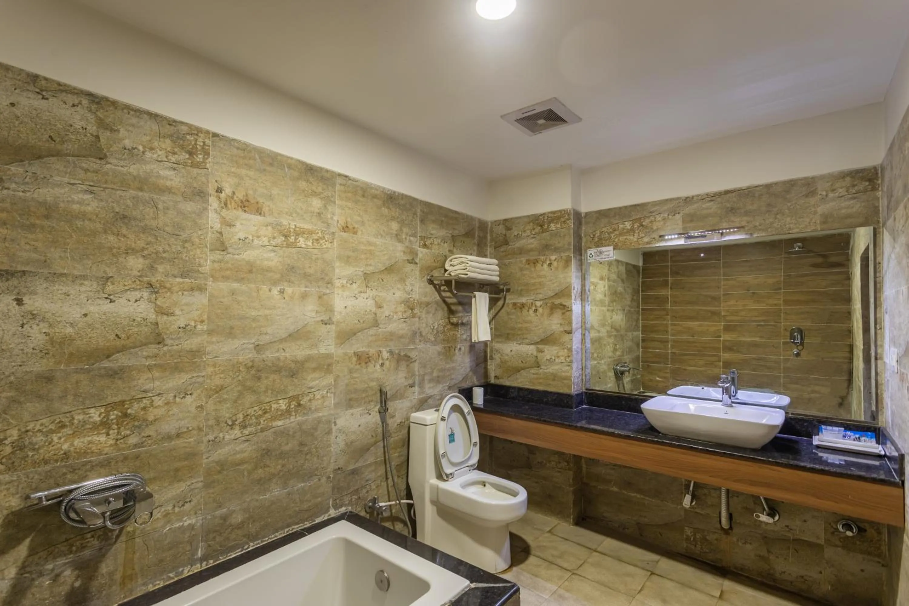 Shower in Hotel Verandah