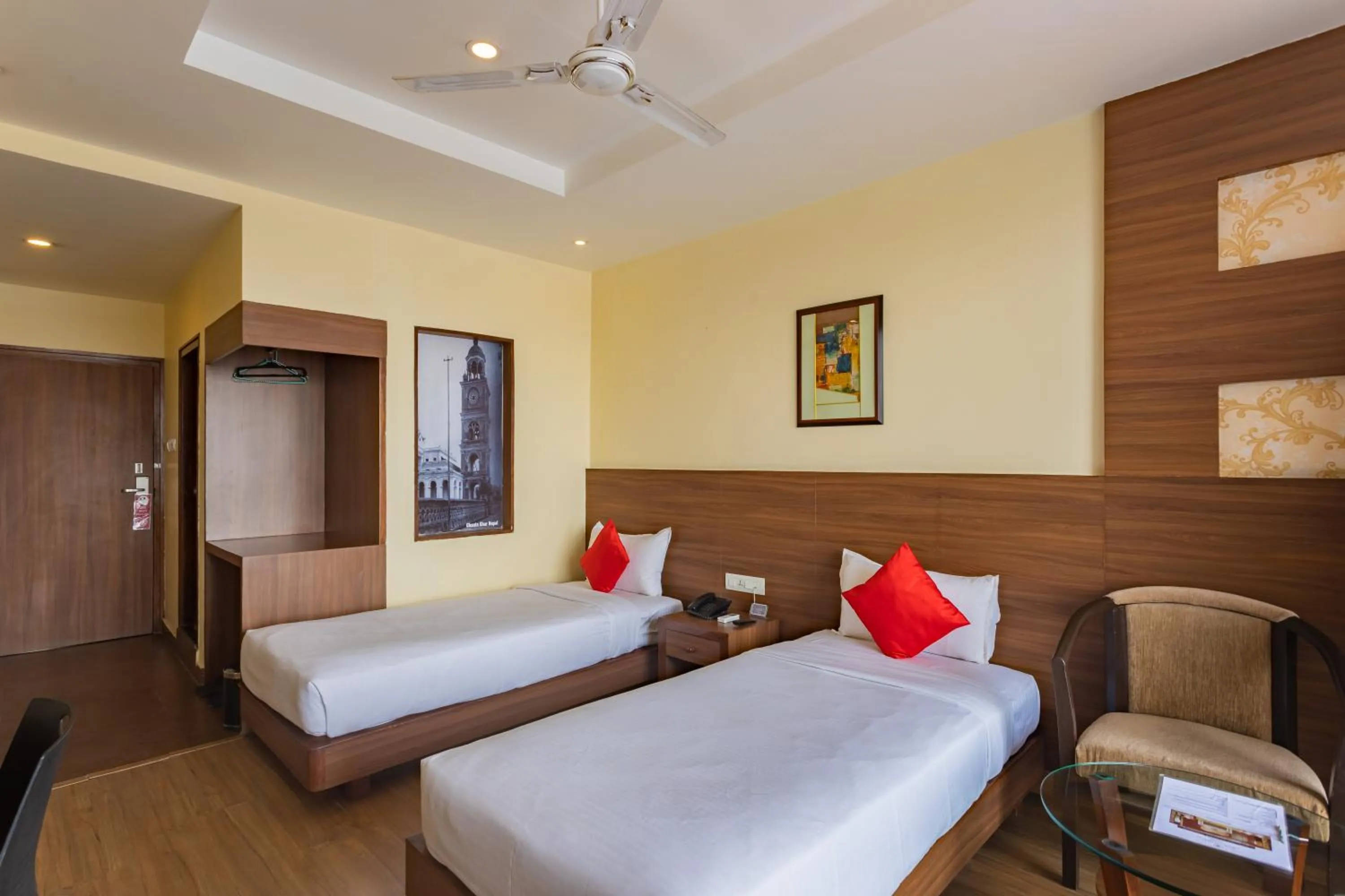 Photo of the whole room, Bed in Hotel Verandah