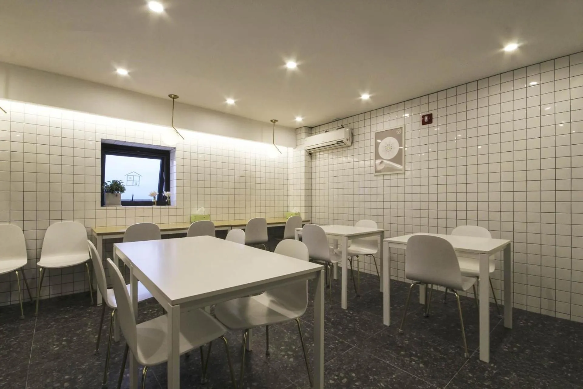 Breakfast, Restaurant/Places to Eat in Hotel Yeogiotte Daegu
