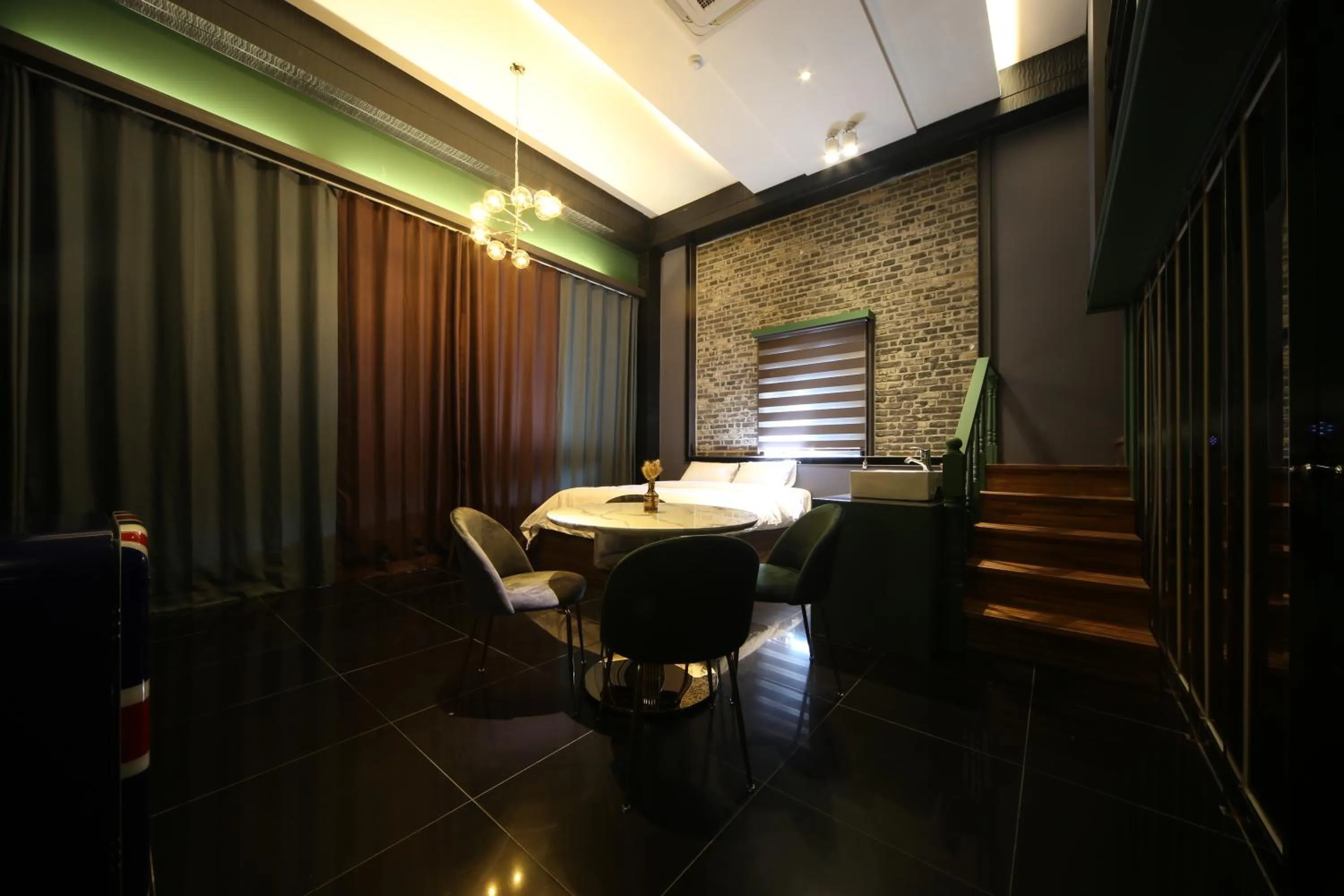 Restaurant/Places to Eat in Hotel Yeogiotte Daegu