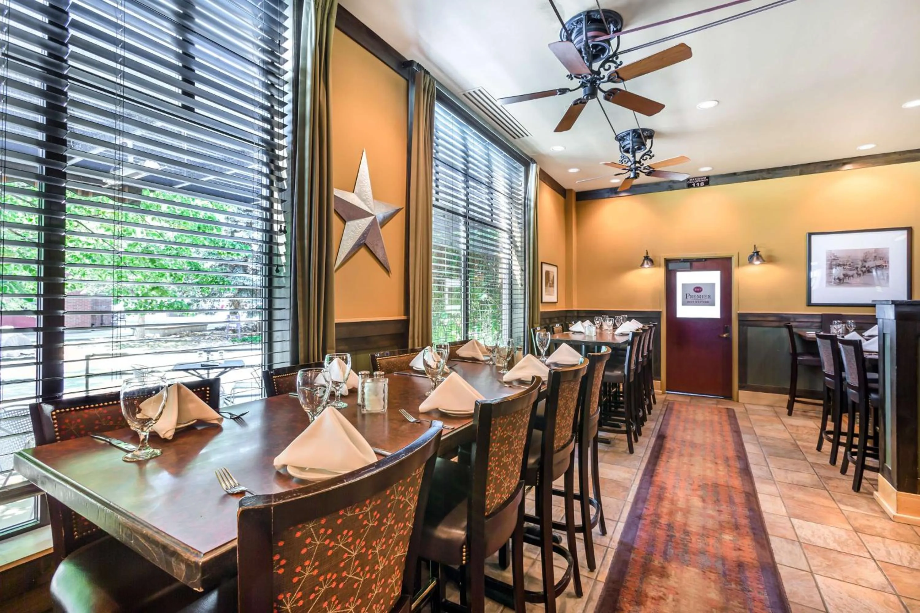 Restaurant/places to eat in Best Western Premier Helena Great Northern Hotel