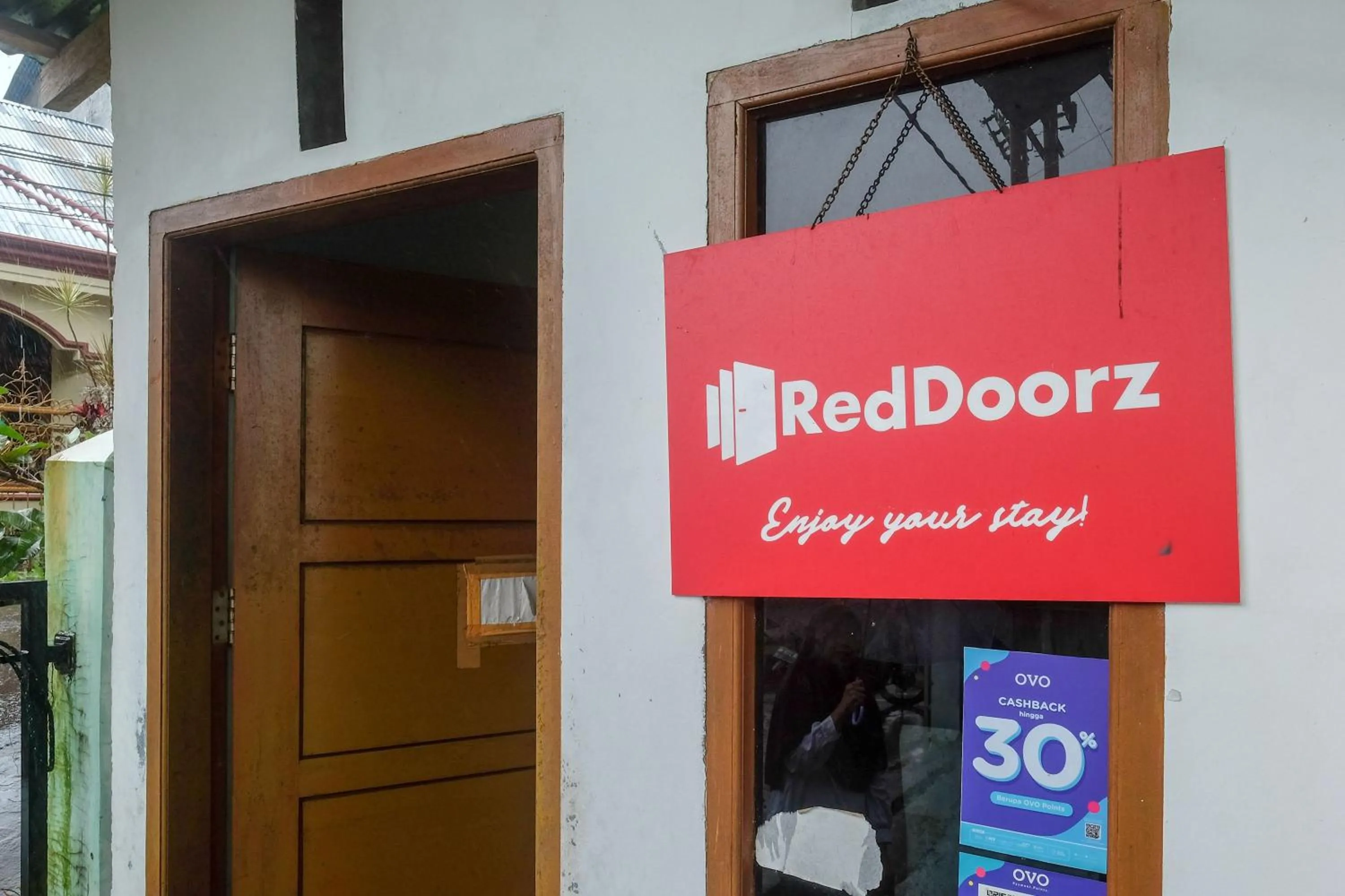 Facade/entrance in RedDoorz near Politeknik Manado