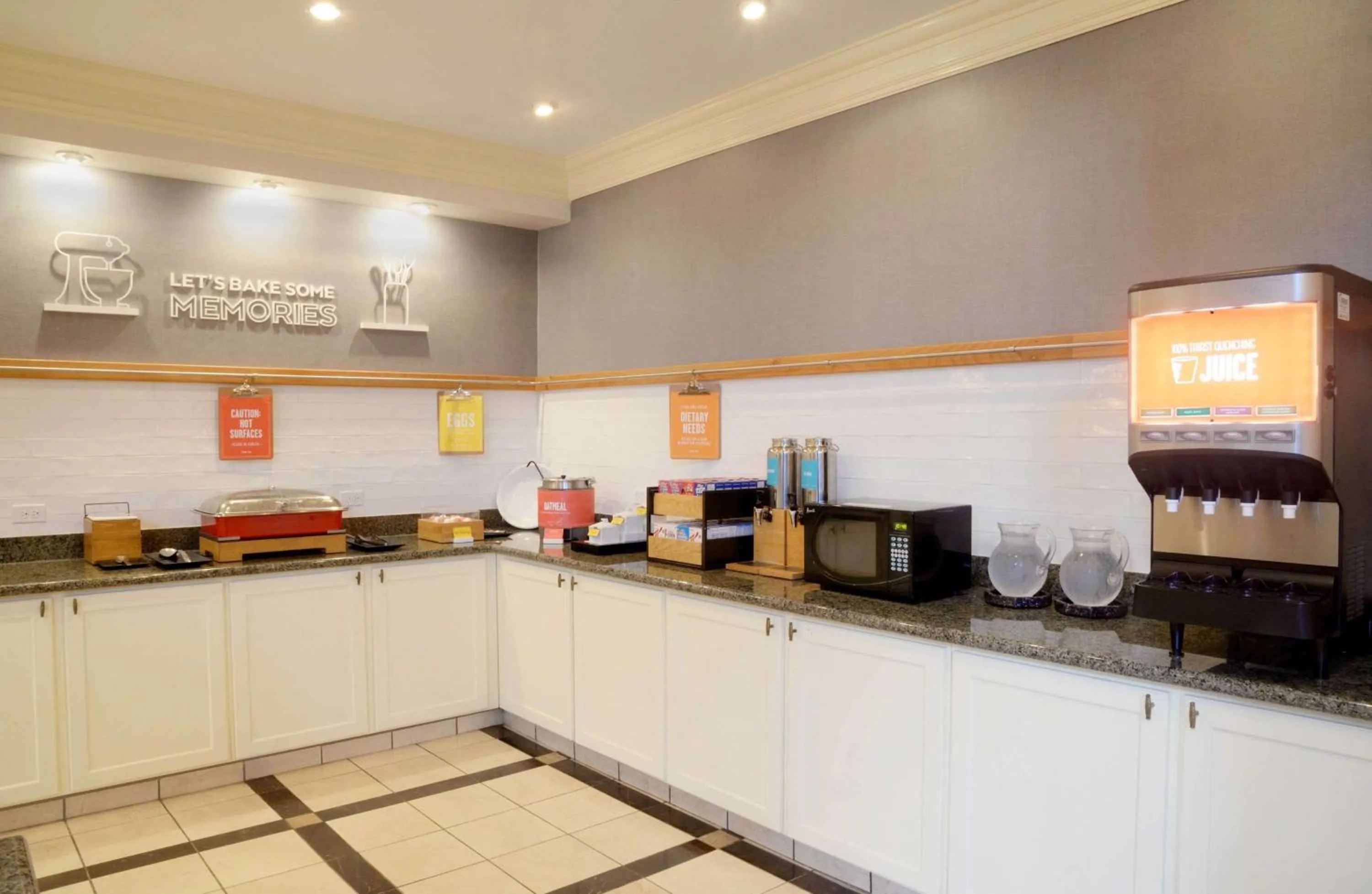 Breakfast in Hampton Inn & Suites - Vicksburg