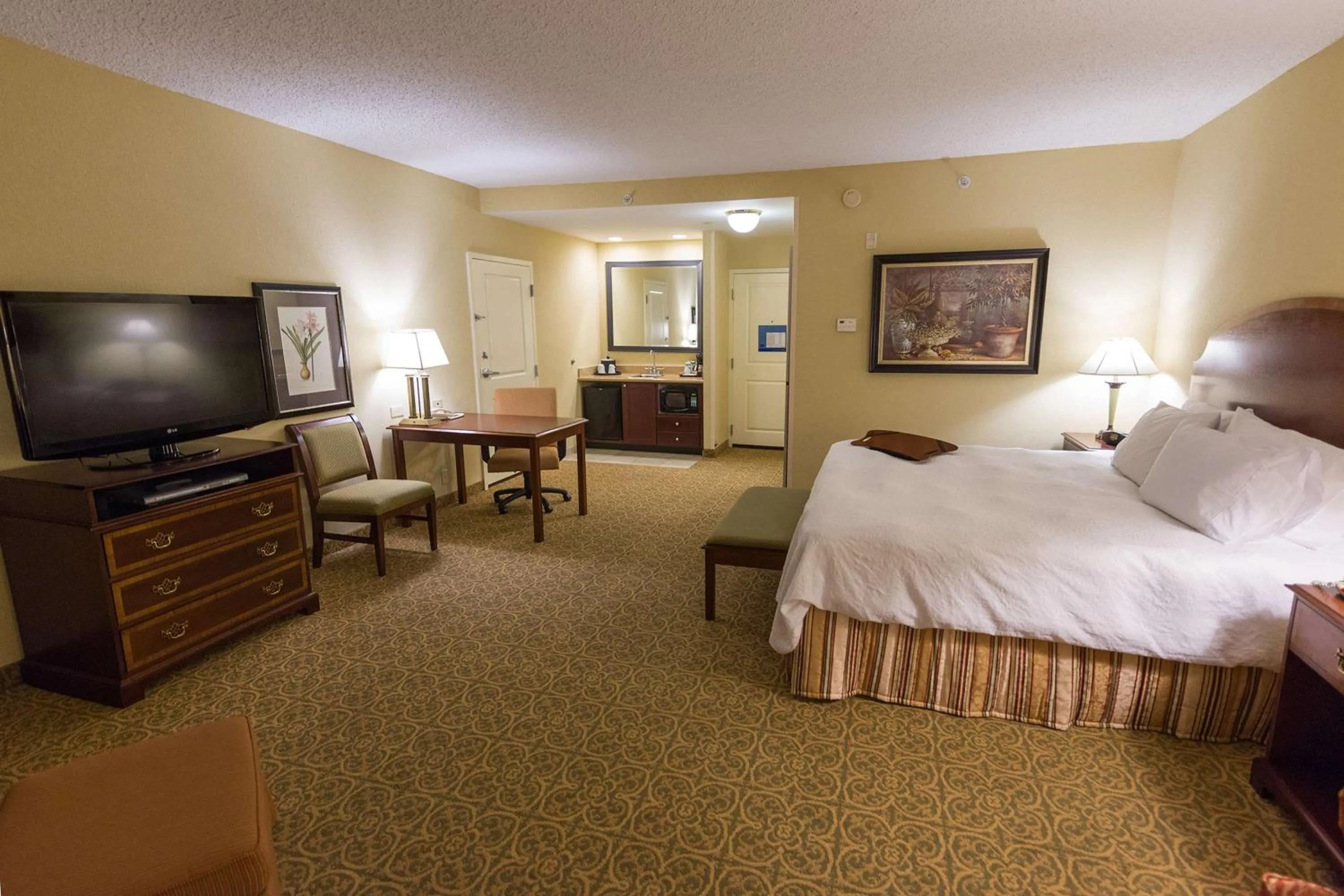 Bed in Hampton Inn & Suites - Vicksburg