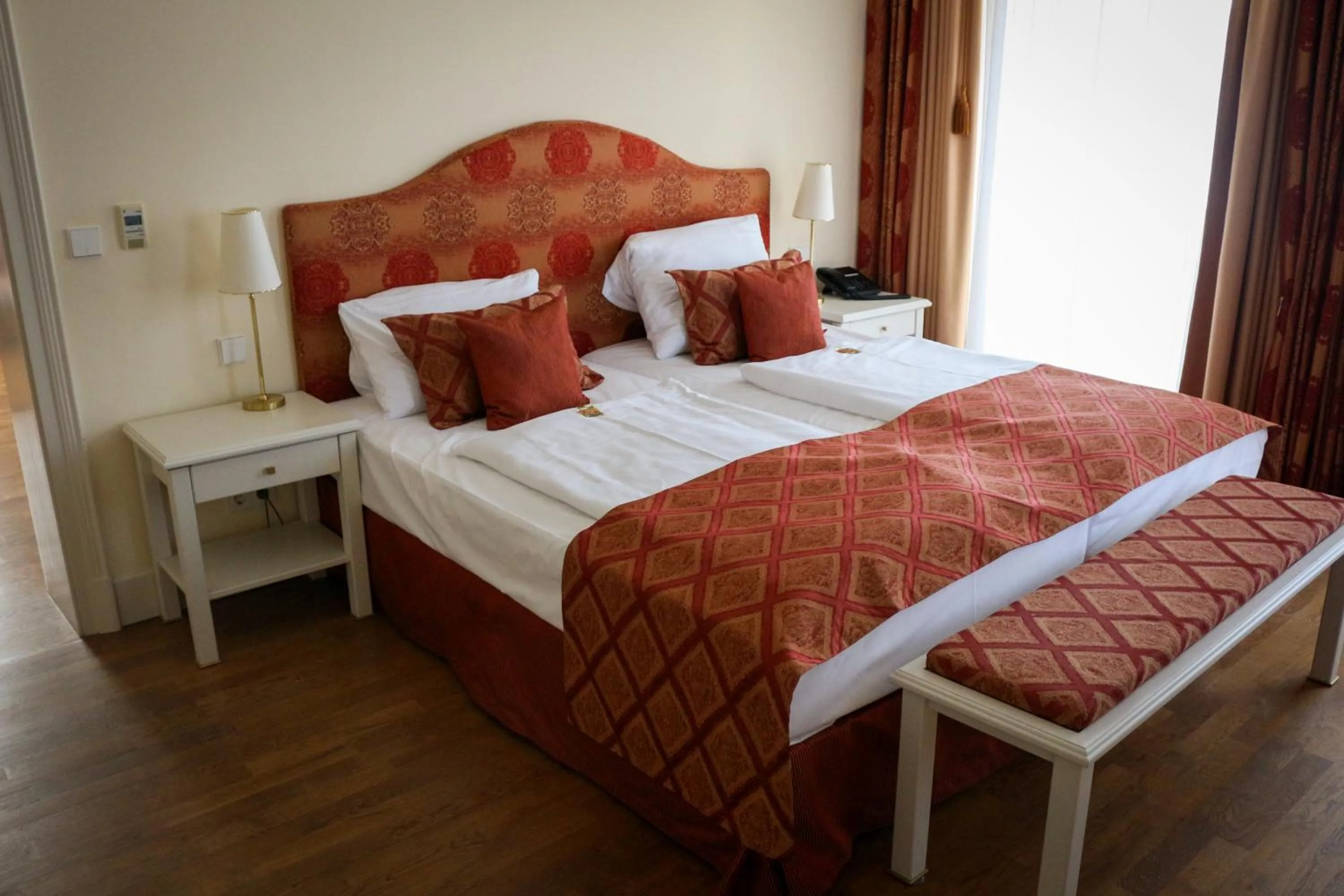 Bed in Rheinhotel Schulz