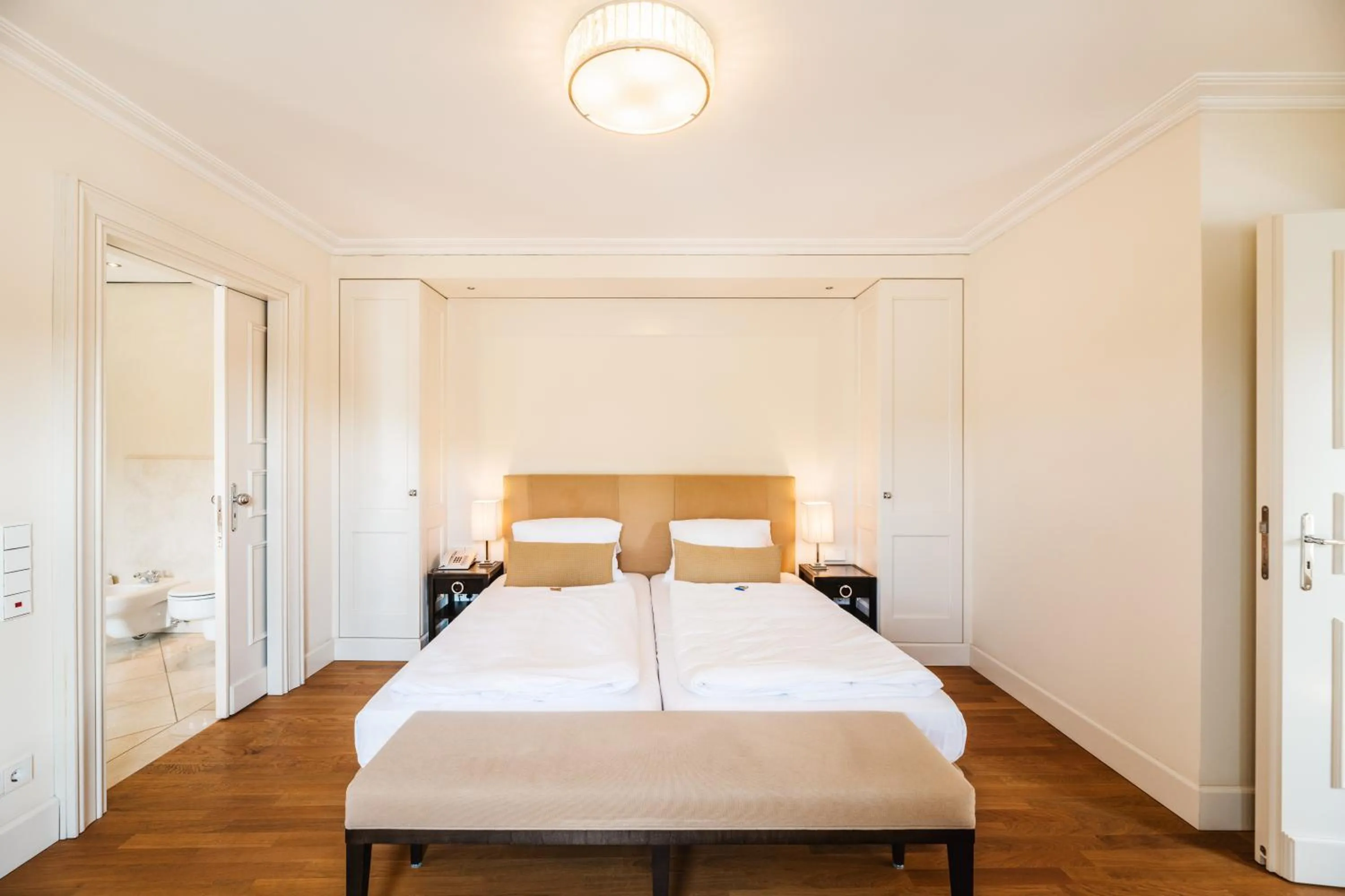 Bed in Rheinhotel Schulz