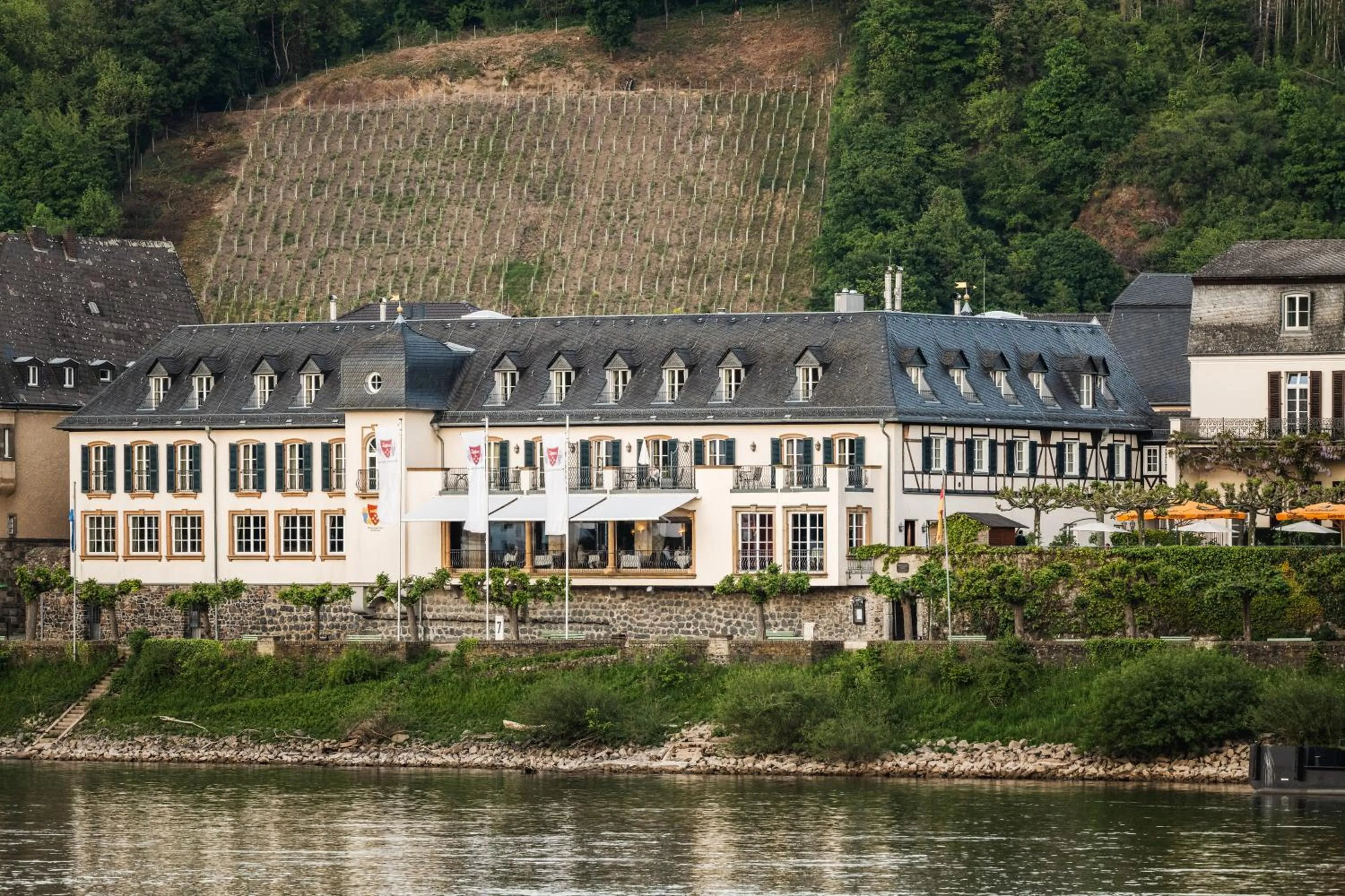 Property building in Rheinhotel Schulz