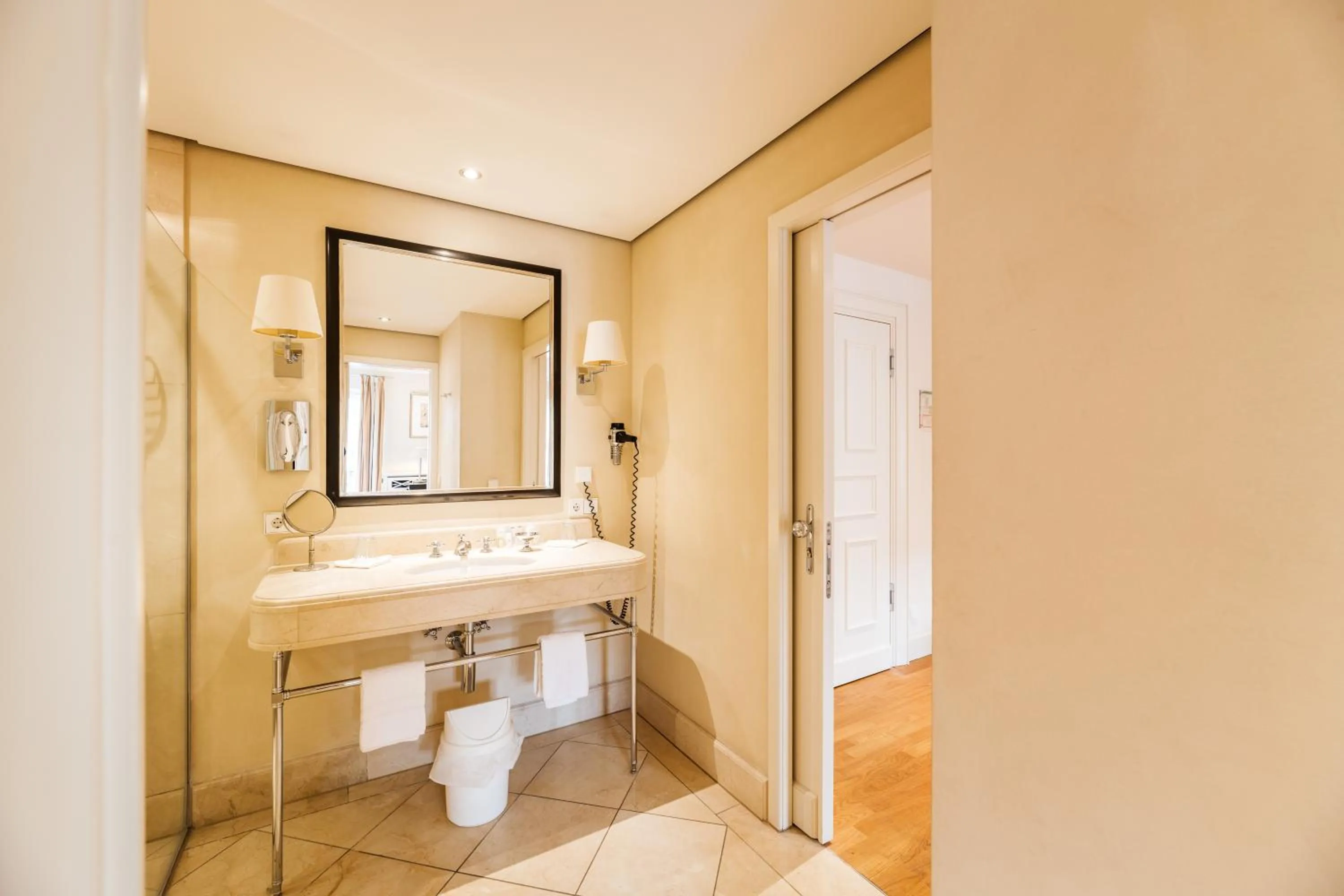 Bathroom in Rheinhotel Schulz