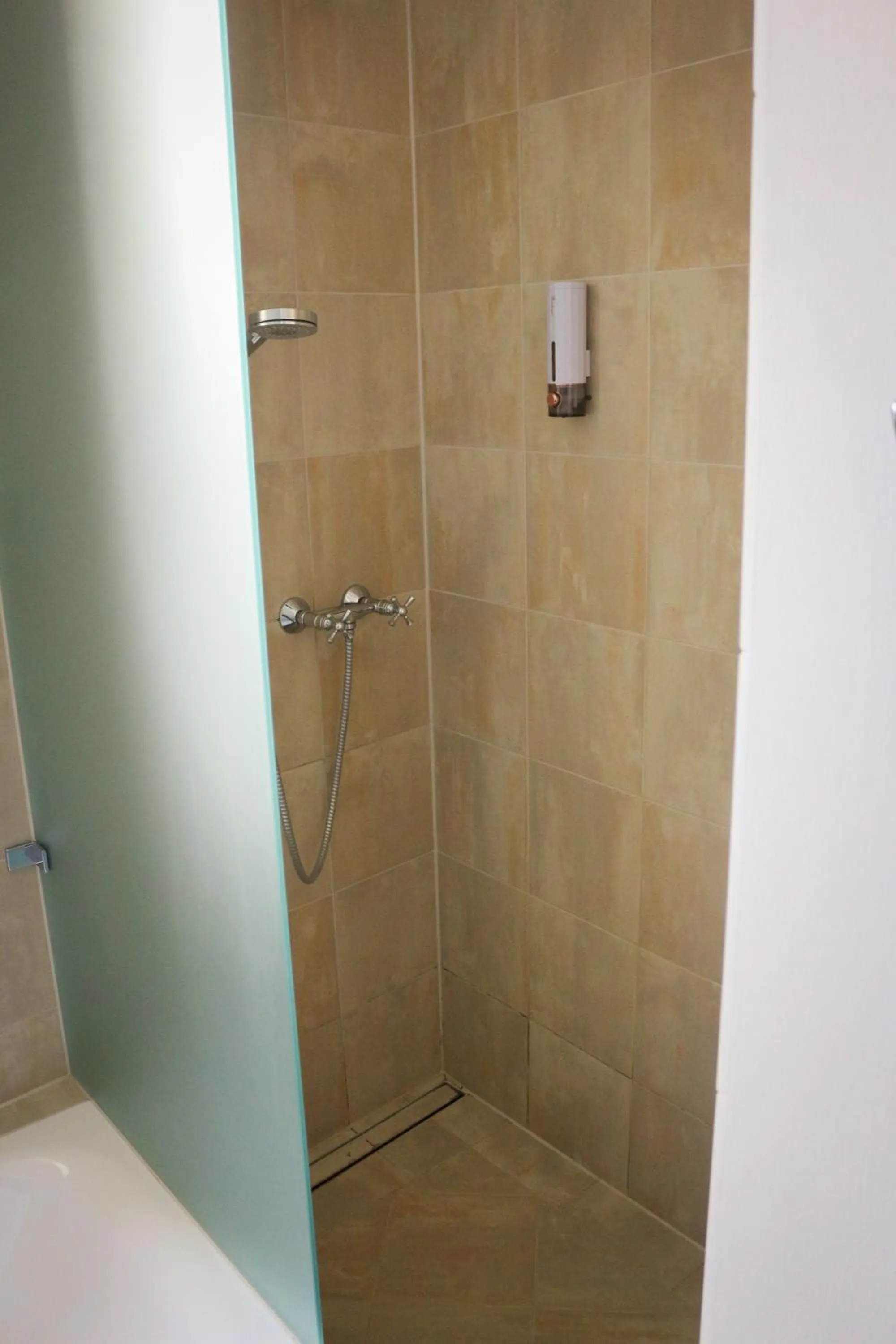 Shower in Rheinhotel Schulz