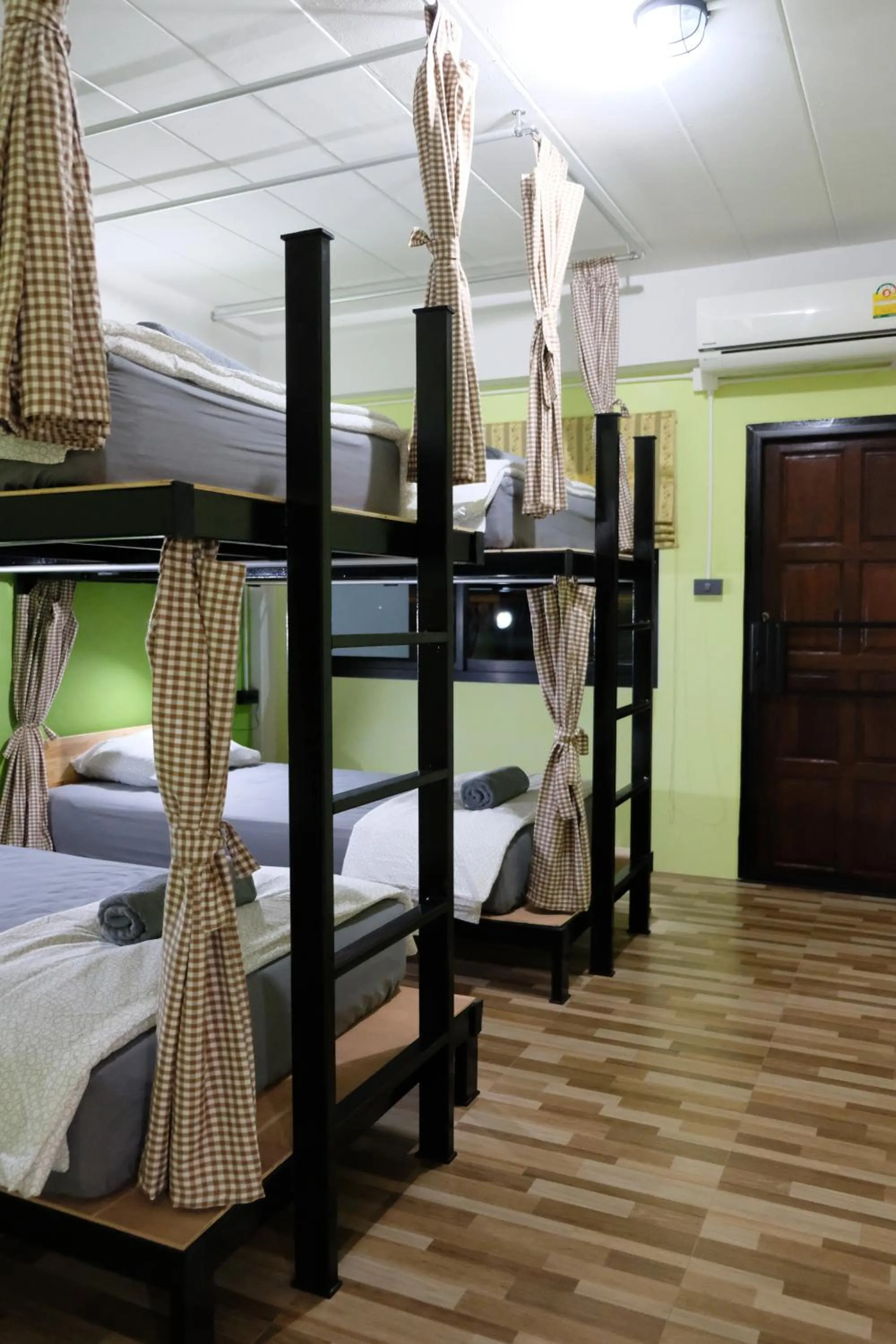 bunk bed, Bed in Tangmo House